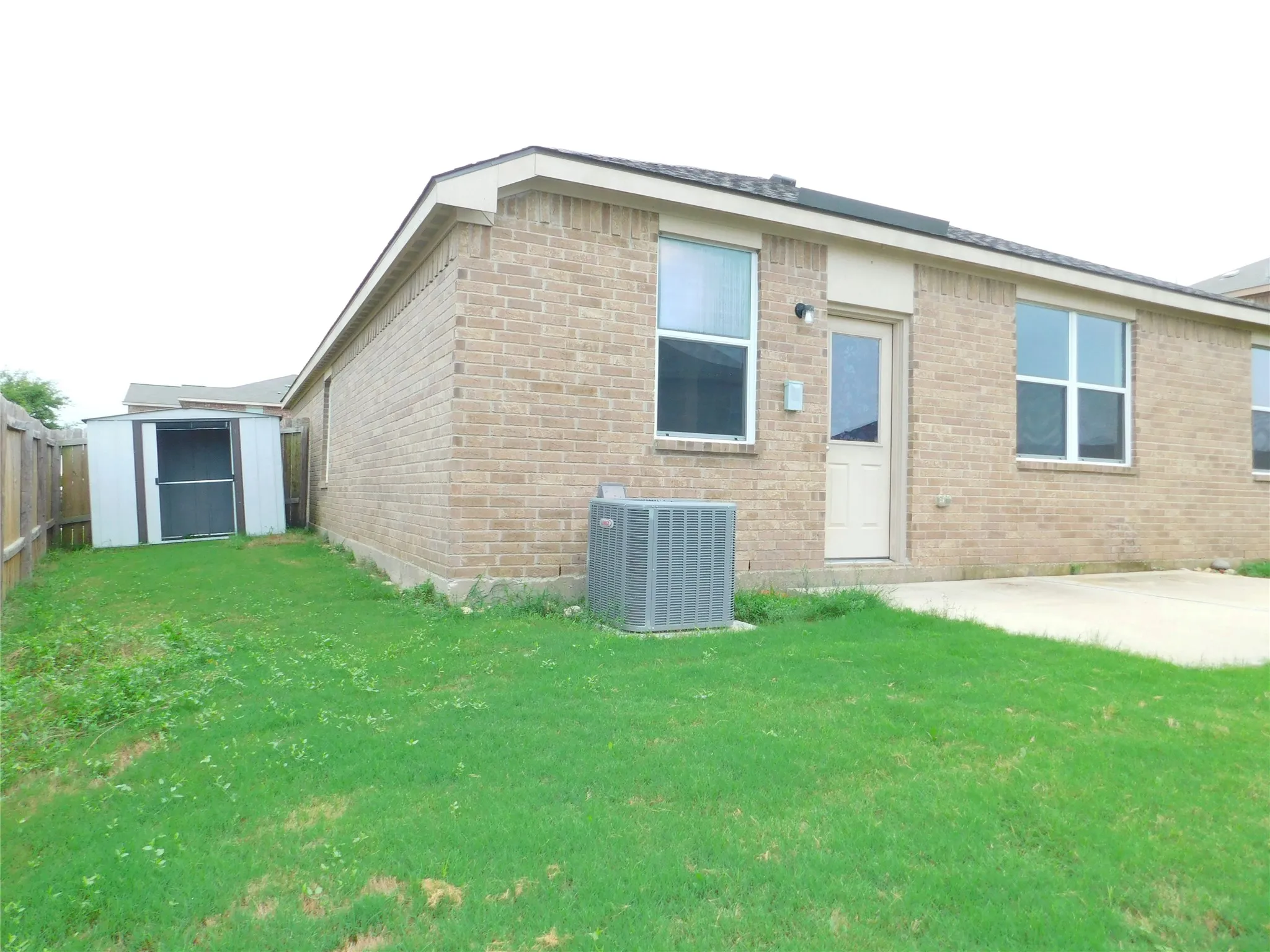 Single Family Residence For Rent in Denton County , 101 Kincaid Drive, Sanger, Texas 76266, 3 Bedroom, 2 Bathroom, 2 Garage spaces, 1,491 Sqft, built in 2012, mls#21320050, Real Estate Agent in Sanger, Homes For Rent in Denton county, Homes For Rent in Sanger, Realtor in Sanger Texas, Real Estate Brokerage Independent Realty Texas, Luminita Cordes Realtor