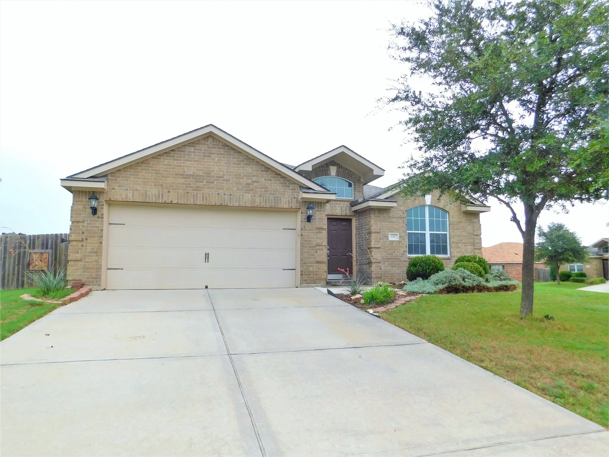 Single Family Residence For Rent in Denton County , 101 Kincaid Drive, Sanger, Texas 76266, 3 Bedroom, 2 Bathroom, 2 Garage spaces, 1,491 Sqft, built in 2012, mls#21320050, Real Estate Agent in Sanger, Homes For Rent in Denton county, Homes For Rent in Sanger, Realtor in Sanger Texas, Real Estate Brokerage Independent Realty Texas, Luminita Cordes Realtor