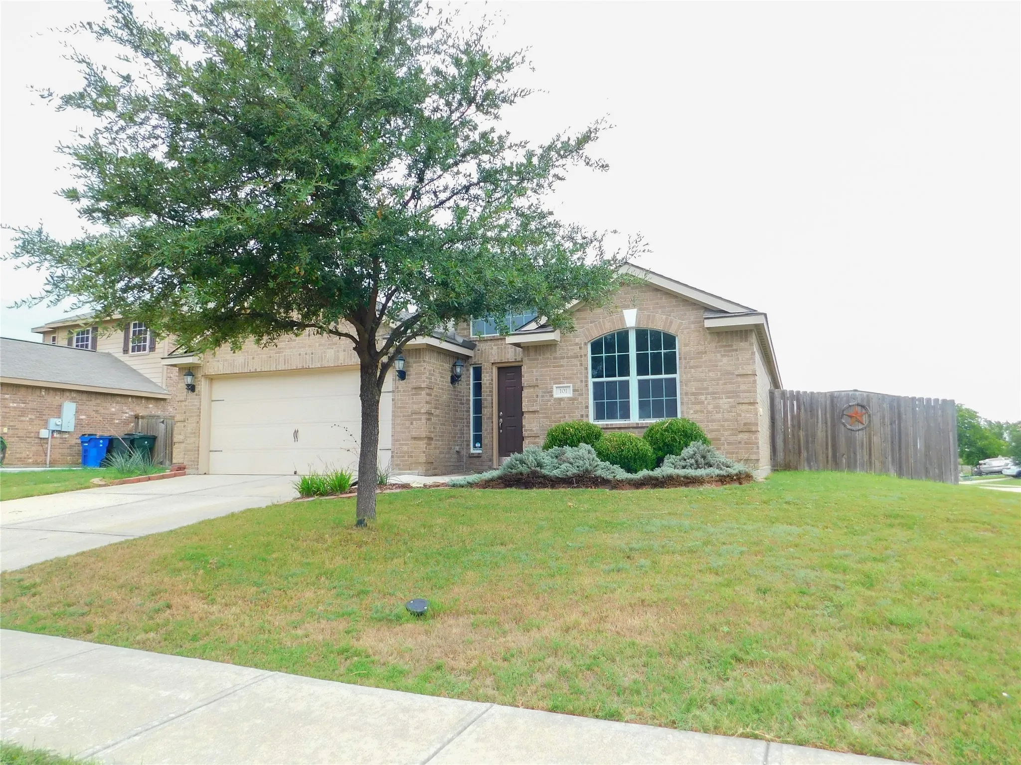 Single Family Residence For Rent in Denton County , 101 Kincaid Drive, Sanger, Texas 76266, 3 Bedroom, 2 Bathroom, 2 Garage spaces, 1,491 Sqft, built in 2012, mls#21320050, Real Estate Agent in Sanger, Homes For Rent in Denton county, Homes For Rent in Sanger, Realtor in Sanger Texas, Real Estate Brokerage Independent Realty Texas, Luminita Cordes Realtor