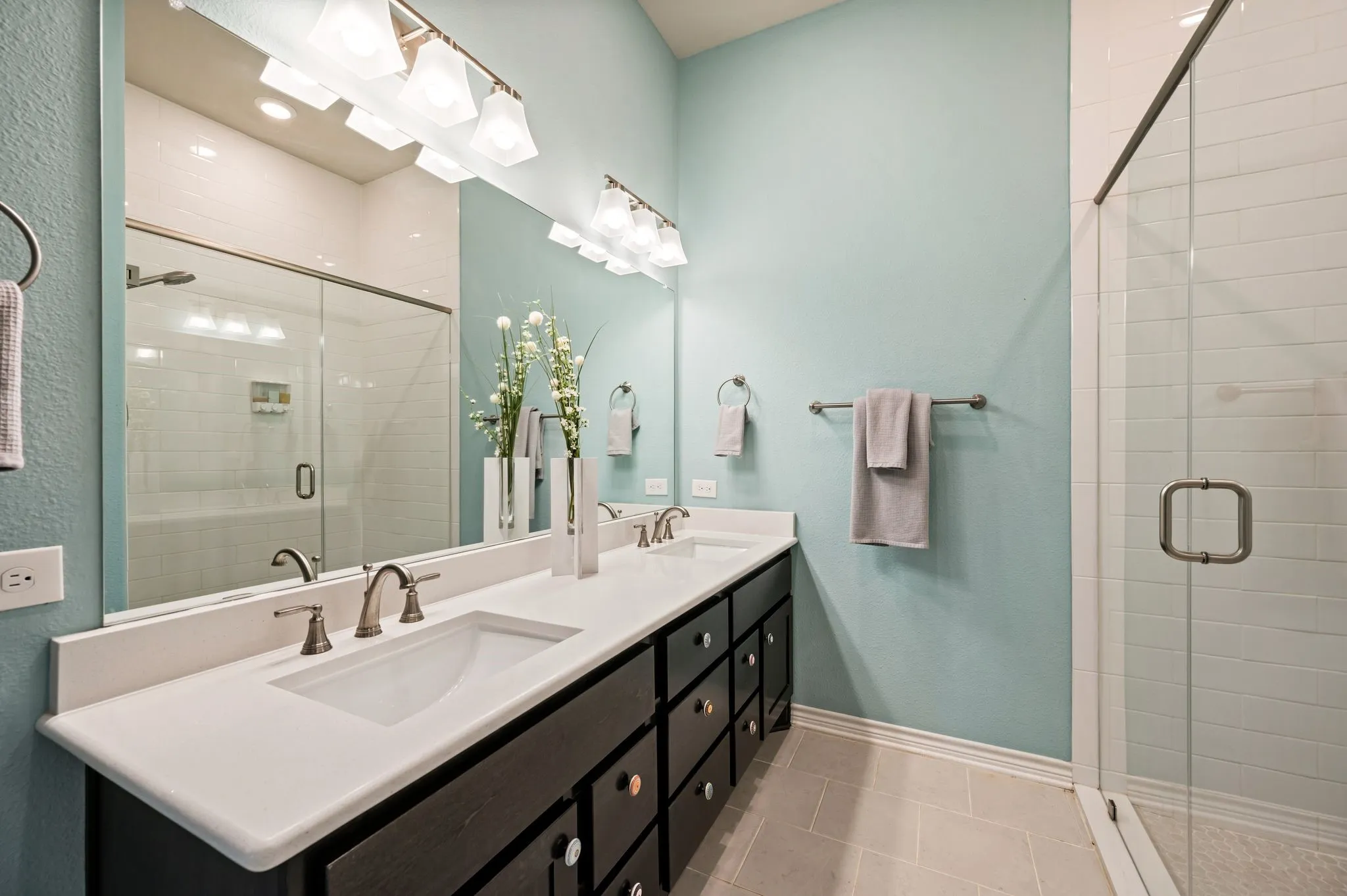 Single Family Residence For Sale in Kaufman County , 1518 Shoreline Drive, Mabank, Texas 75143, 4 Bedroom, 3 Bathroom, 3 Garage spaces, 2,283 Sqft, built in 2022, mls#21319401, Real Estate Agent in Mabank, Homes For Sale in Kaufman county, Homes For Sale in Mabank, Realtor in Mabank Texas, Real Estate Brokerage Independent Realty Texas, Luminita Cordes Realtor