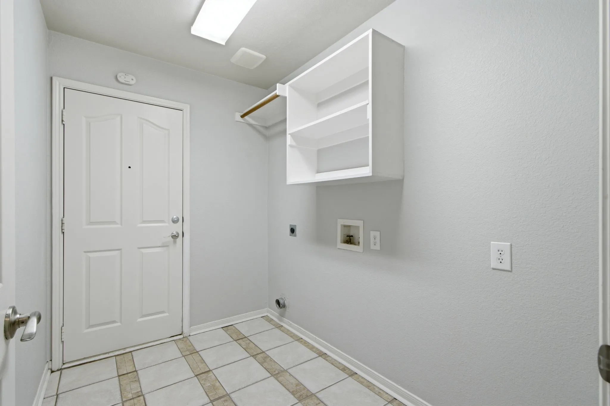 Single Family Residence For Rent in Denton County , 6208 Stewart Boulevard, The Colony, Texas 75056, 4 Bedroom, 3 Bathroom, 2 Garage spaces, 2,991 Sqft, built in 1999, mls#21322781, Real Estate Agent in The Colony, Homes For Rent in Denton county, Homes For Rent in The Colony, Realtor in The Colony Texas, Real Estate Brokerage Independent Realty Texas, Luminita Cordes Realtor