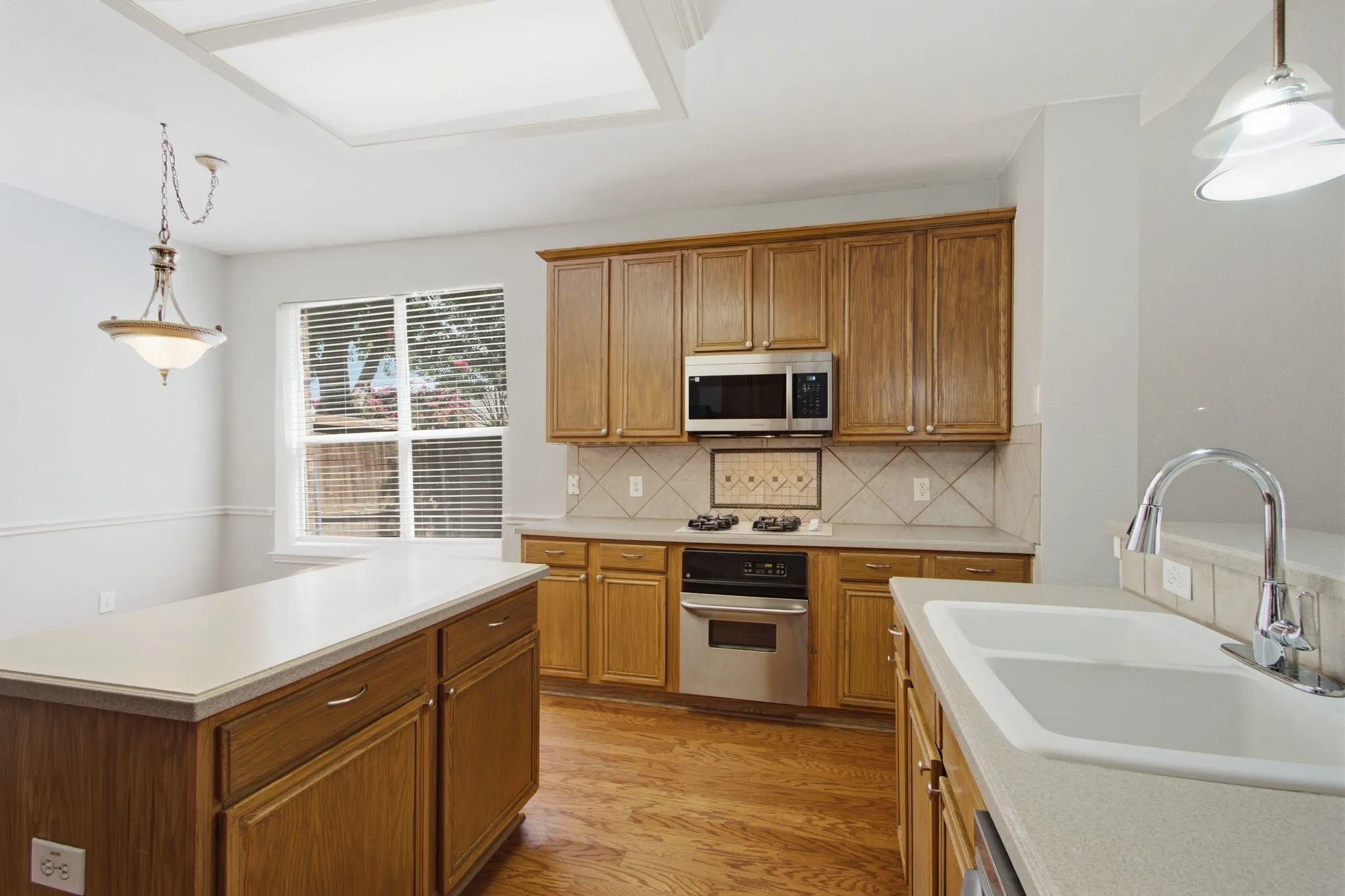 Single Family Residence For Rent in Denton County , 6208 Stewart Boulevard, The Colony, Texas 75056, 4 Bedroom, 3 Bathroom, 2 Garage spaces, 2,991 Sqft, built in 1999, mls#21322781, Real Estate Agent in The Colony, Homes For Rent in Denton county, Homes For Rent in The Colony, Realtor in The Colony Texas, Real Estate Brokerage Independent Realty Texas, Luminita Cordes Realtor