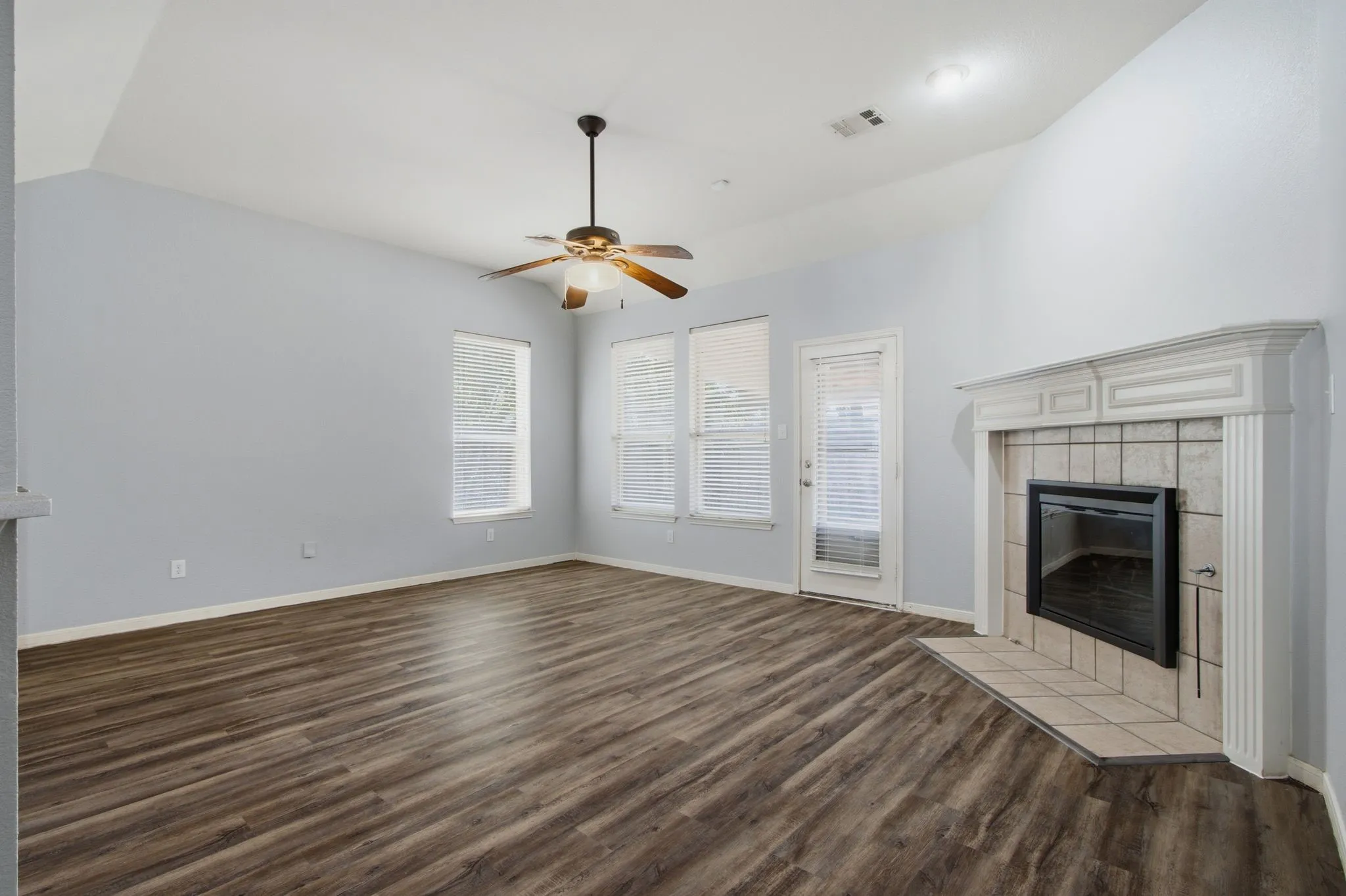 Single Family Residence For Rent in Denton County , 6208 Stewart Boulevard, The Colony, Texas 75056, 4 Bedroom, 3 Bathroom, 2 Garage spaces, 2,991 Sqft, built in 1999, mls#21322781, Real Estate Agent in The Colony, Homes For Rent in Denton county, Homes For Rent in The Colony, Realtor in The Colony Texas, Real Estate Brokerage Independent Realty Texas, Luminita Cordes Realtor