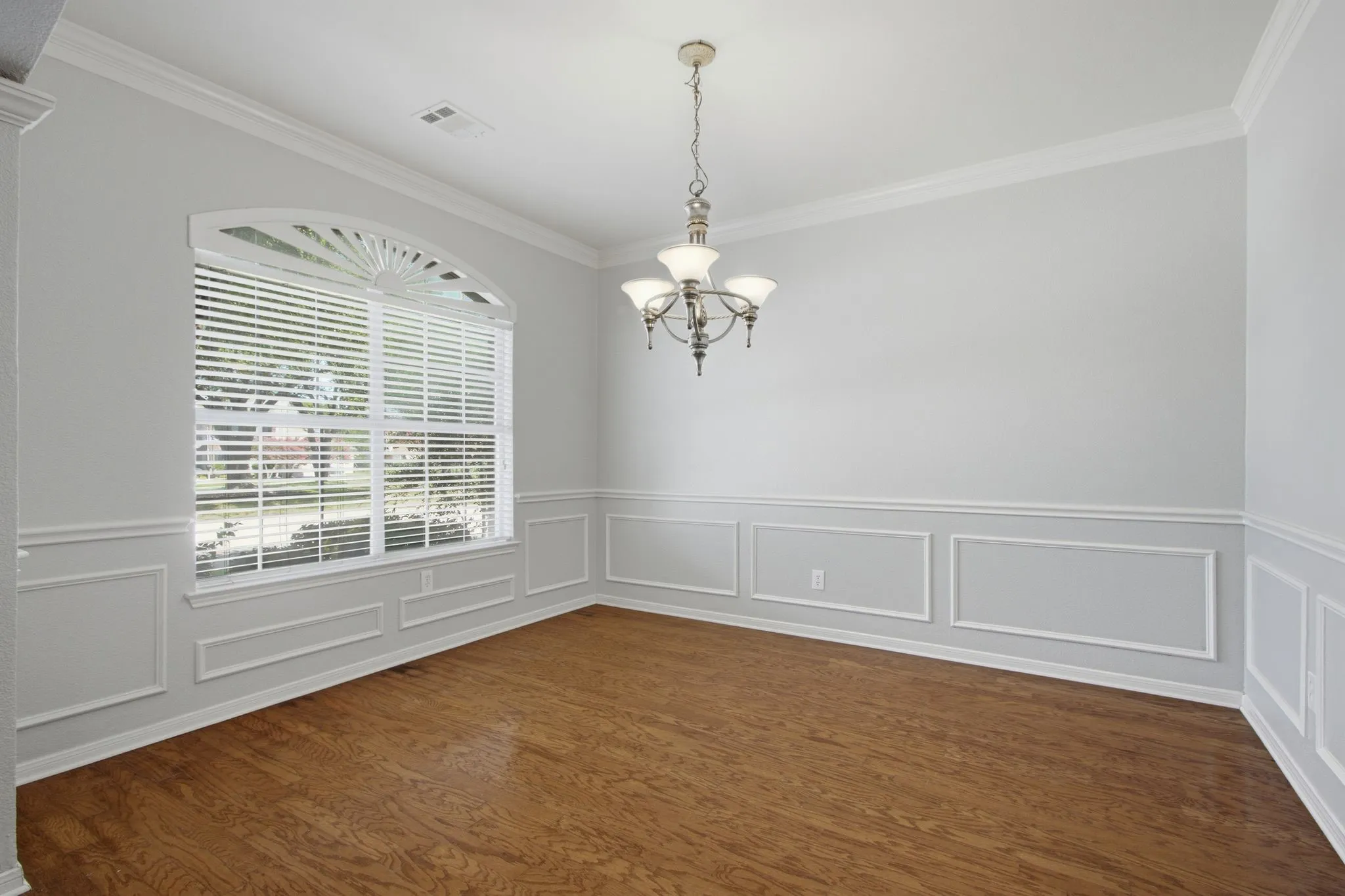Single Family Residence For Rent in Denton County , 6208 Stewart Boulevard, The Colony, Texas 75056, 4 Bedroom, 3 Bathroom, 2 Garage spaces, 2,991 Sqft, built in 1999, mls#21322781, Real Estate Agent in The Colony, Homes For Rent in Denton county, Homes For Rent in The Colony, Realtor in The Colony Texas, Real Estate Brokerage Independent Realty Texas, Luminita Cordes Realtor