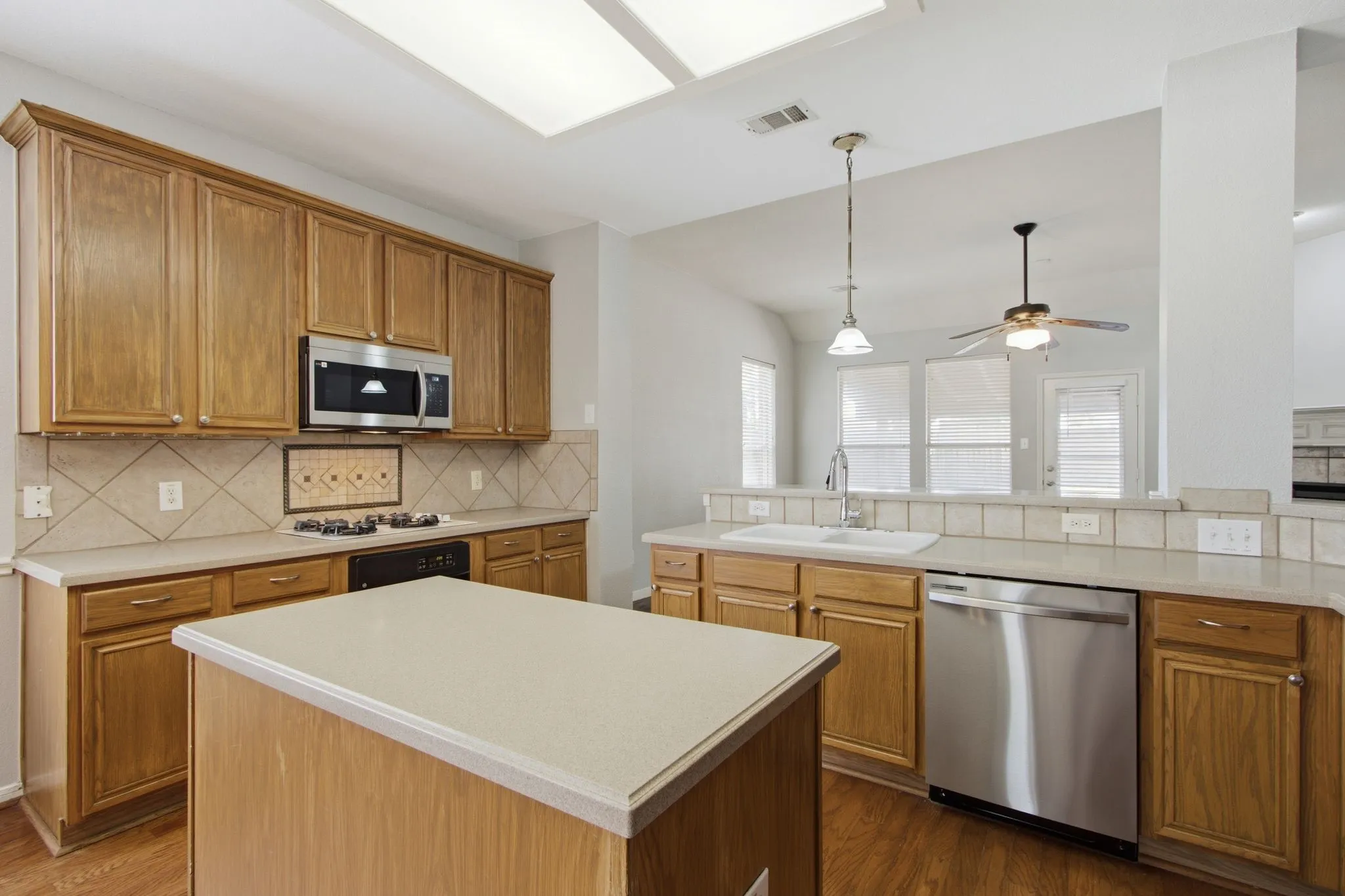 Single Family Residence For Rent in Denton County , 6208 Stewart Boulevard, The Colony, Texas 75056, 4 Bedroom, 3 Bathroom, 2 Garage spaces, 2,991 Sqft, built in 1999, mls#21322781, Real Estate Agent in The Colony, Homes For Rent in Denton county, Homes For Rent in The Colony, Realtor in The Colony Texas, Real Estate Brokerage Independent Realty Texas, Luminita Cordes Realtor