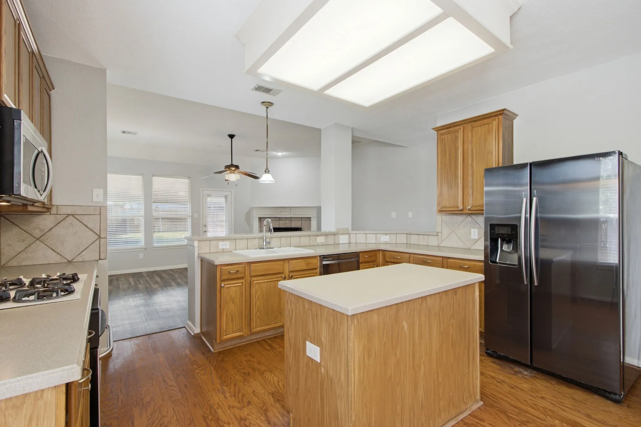 Single Family Residence For Rent in Denton County , 6208 Stewart Boulevard, The Colony, Texas 75056, 4 Bedroom, 3 Bathroom, 2 Garage spaces, 2,991 Sqft, built in 1999, mls#21322781, Real Estate Agent in The Colony, Homes For Rent in Denton county, Homes For Rent in The Colony, Realtor in The Colony Texas, Real Estate Brokerage Independent Realty Texas, Luminita Cordes Realtor