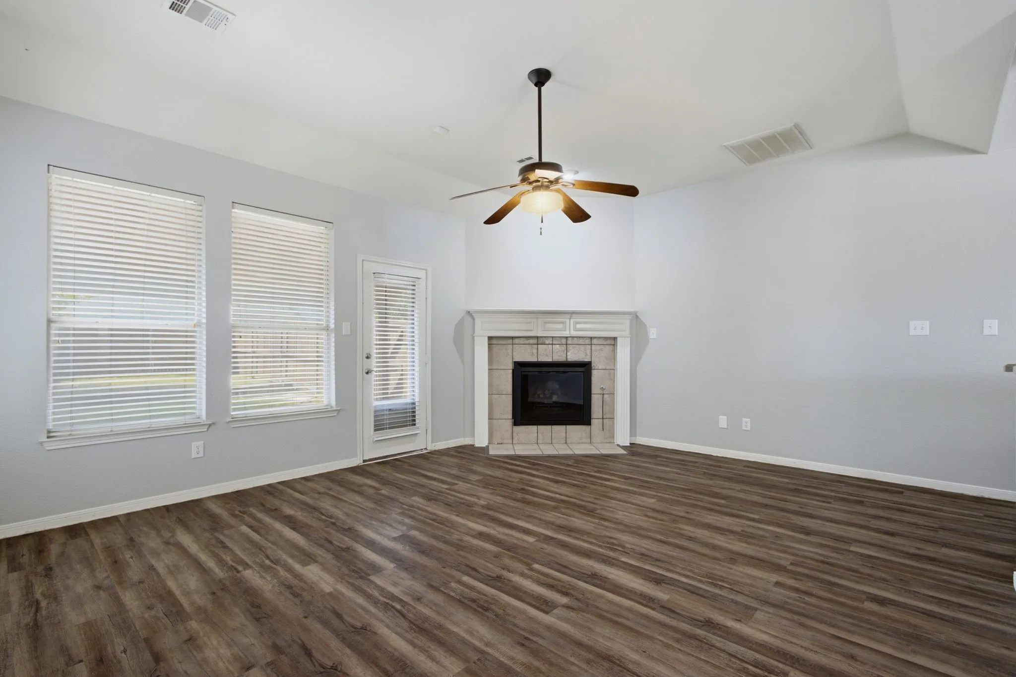 Single Family Residence For Rent in Denton County , 6208 Stewart Boulevard, The Colony, Texas 75056, 4 Bedroom, 3 Bathroom, 2 Garage spaces, 2,991 Sqft, built in 1999, mls#21322781, Real Estate Agent in The Colony, Homes For Rent in Denton county, Homes For Rent in The Colony, Realtor in The Colony Texas, Real Estate Brokerage Independent Realty Texas, Luminita Cordes Realtor