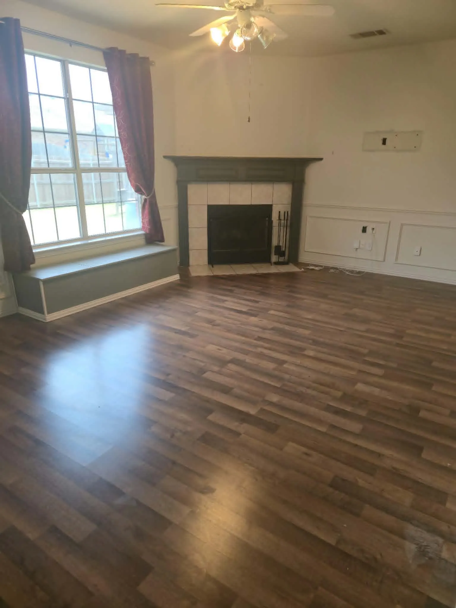 Single Family Residence For Sale in Tarrant County , 2009 Wahoo Drive, Mansfield, Texas 76063, 3 Bedroom, 2 Bathroom, 2 Garage spaces, 1,407 Sqft, built in 2003, mls#21322254, Real Estate Agent in Mansfield, Homes For Sale in Tarrant county, Homes For Sale in Mansfield, Realtor in Mansfield Texas, Real Estate Brokerage Independent Realty Texas, Luminita Cordes Realtor