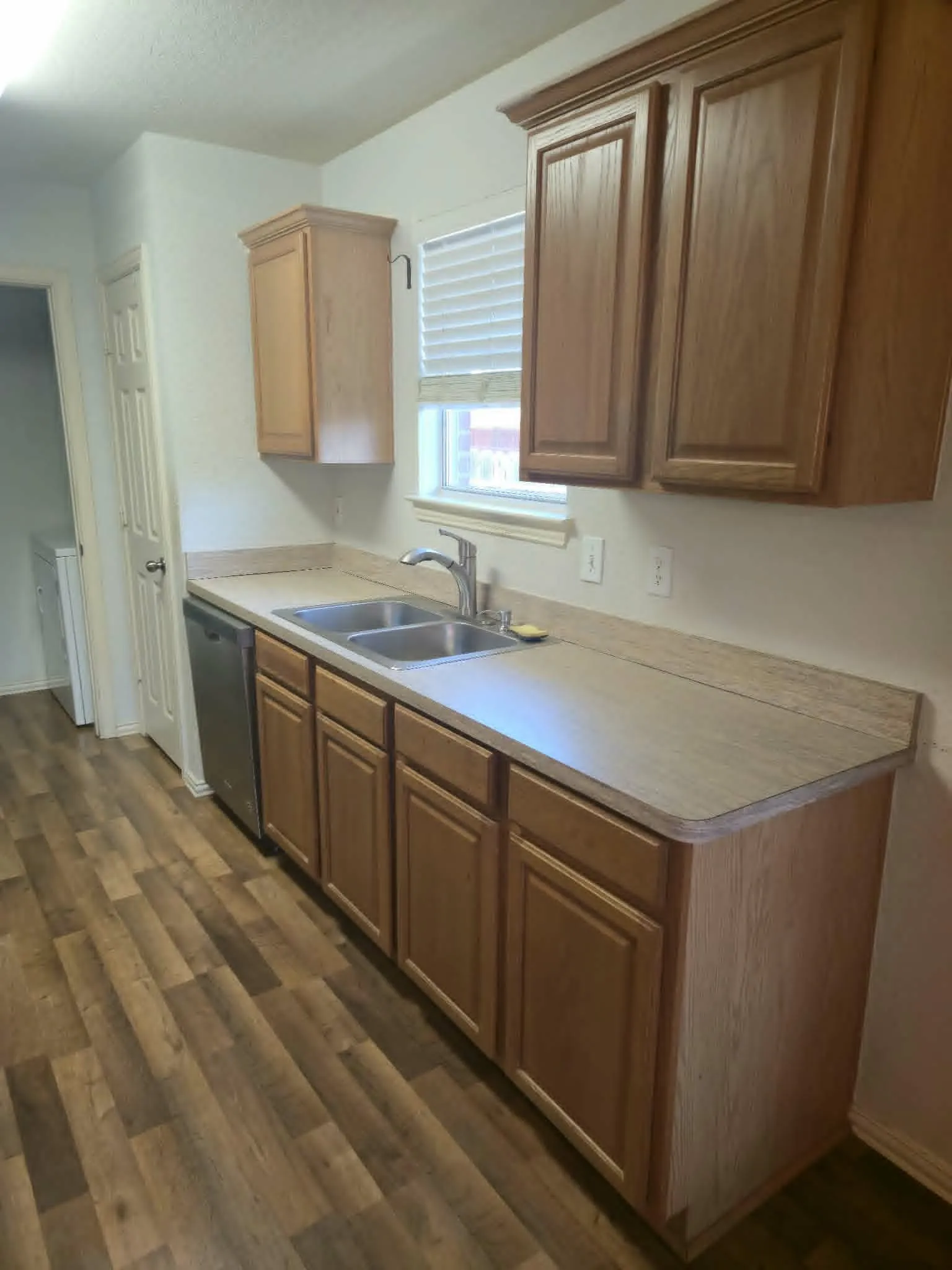 Single Family Residence For Sale in Tarrant County , 2009 Wahoo Drive, Mansfield, Texas 76063, 3 Bedroom, 2 Bathroom, 2 Garage spaces, 1,407 Sqft, built in 2003, mls#21322254, Real Estate Agent in Mansfield, Homes For Sale in Tarrant county, Homes For Sale in Mansfield, Realtor in Mansfield Texas, Real Estate Brokerage Independent Realty Texas, Luminita Cordes Realtor