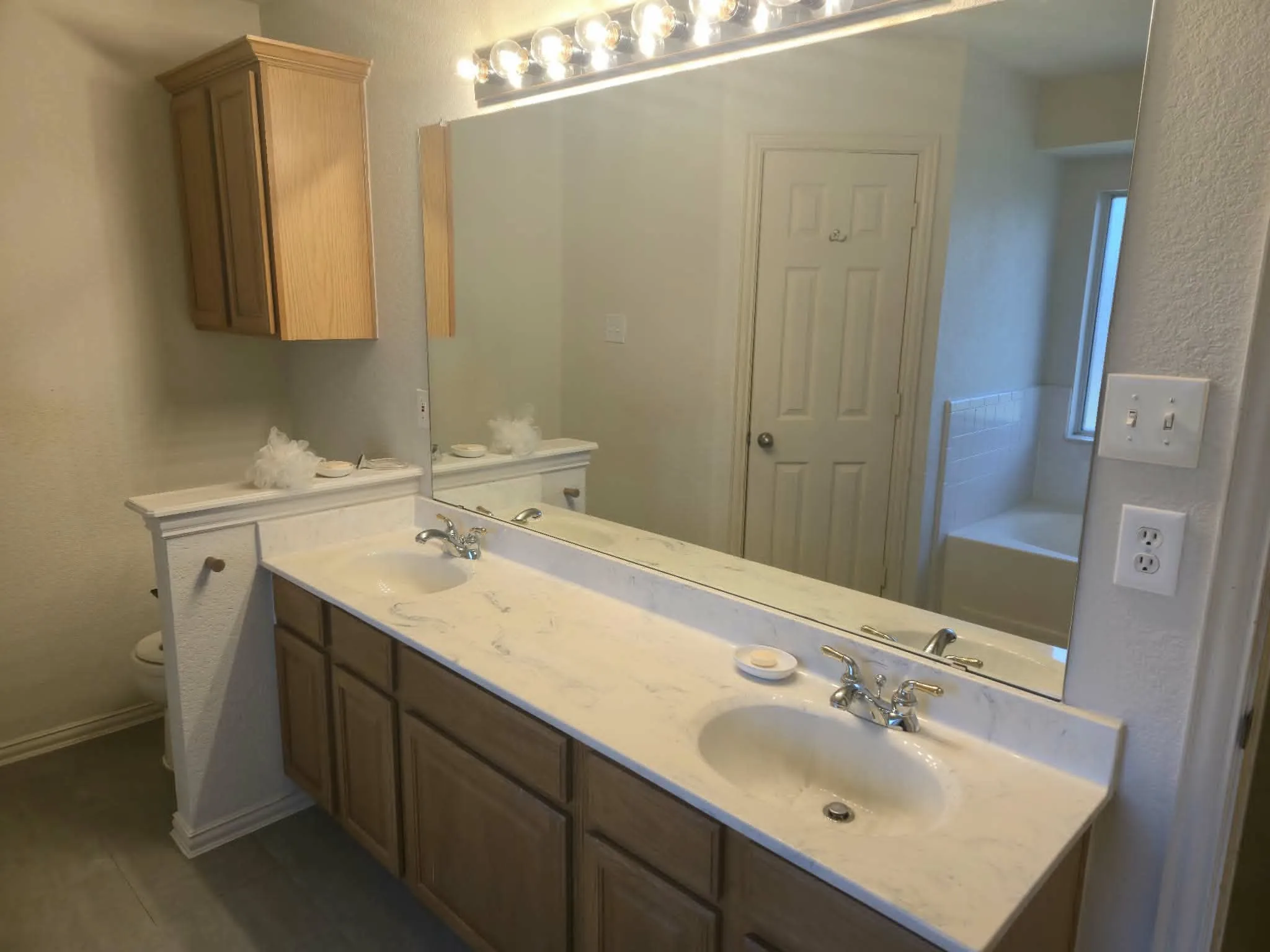 Single Family Residence For Sale in Tarrant County , 2009 Wahoo Drive, Mansfield, Texas 76063, 3 Bedroom, 2 Bathroom, 2 Garage spaces, 1,407 Sqft, built in 2003, mls#21322254, Real Estate Agent in Mansfield, Homes For Sale in Tarrant county, Homes For Sale in Mansfield, Realtor in Mansfield Texas, Real Estate Brokerage Independent Realty Texas, Luminita Cordes Realtor