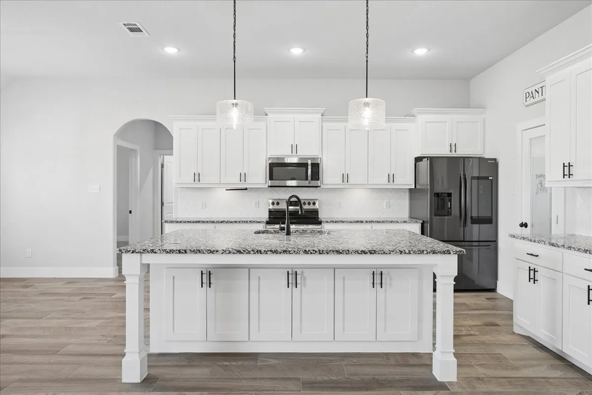 Single Family Residence For Sale in Parker County , 1005 Paradise Parkway, Poolville, Texas 76487, 3 Bedrooms, 2 Bathrooms, 2 Garage spaces, 2,066 Sqft, built in 2022, Price $460,000, mls#21318254, Real Estate Agent in Poolville, Homes For Sale in Parker county, Homes For Sale in Poolville, Realtor in Poolville Texas, Real Estate Brokerage Independent Realty Texas, Luminita Cordes Realtor