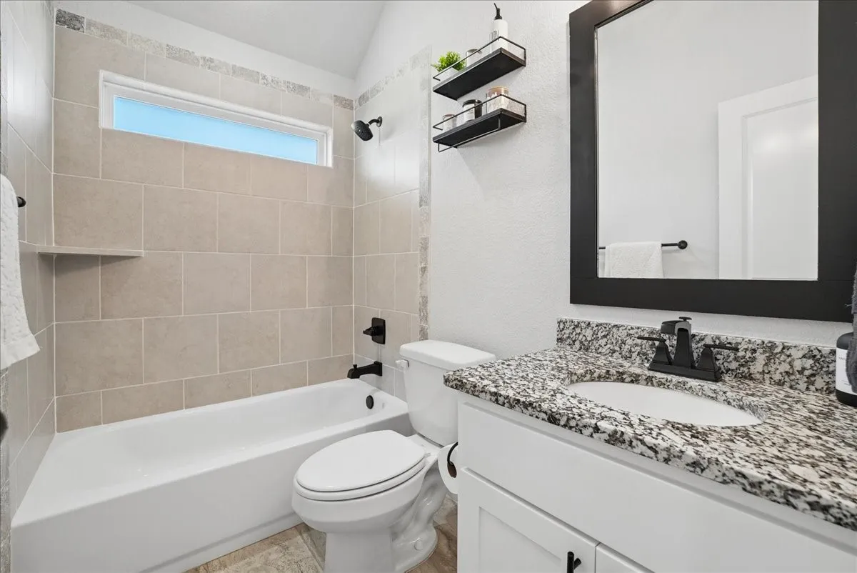 Single Family Residence For Sale in Parker County , 1005 Paradise Parkway, Poolville, Texas 76487, 3 Bedrooms, 2 Bathrooms, 2 Garage spaces, 2,066 Sqft, built in 2022, Price $460,000, mls#21318254, Real Estate Agent in Poolville, Homes For Sale in Parker county, Homes For Sale in Poolville, Realtor in Poolville Texas, Real Estate Brokerage Independent Realty Texas, Luminita Cordes Realtor