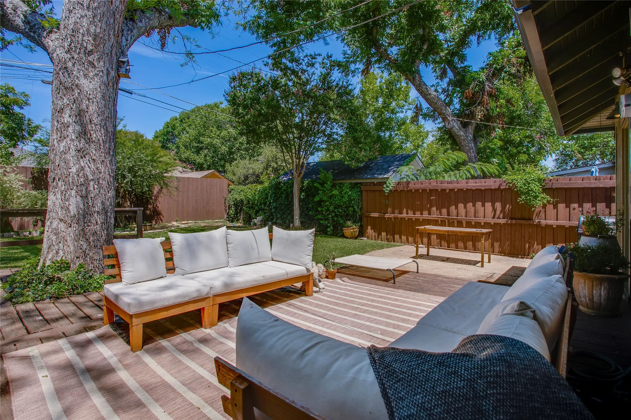 Single Family Residence For Sale in Dallas County , 623 N Montclair Avenue, Dallas, Texas 75208, 3 Bedroom, 2 Bathroom, 1 Garage spaces, 1,811 Sqft, built in 1922, mls#21321701, Real Estate Agent in Dallas, Homes For Sale in Dallas county, Homes For Sale in Dallas, Realtor in Dallas Texas, Real Estate Brokerage Independent Realty Texas, Luminita Cordes Realtor