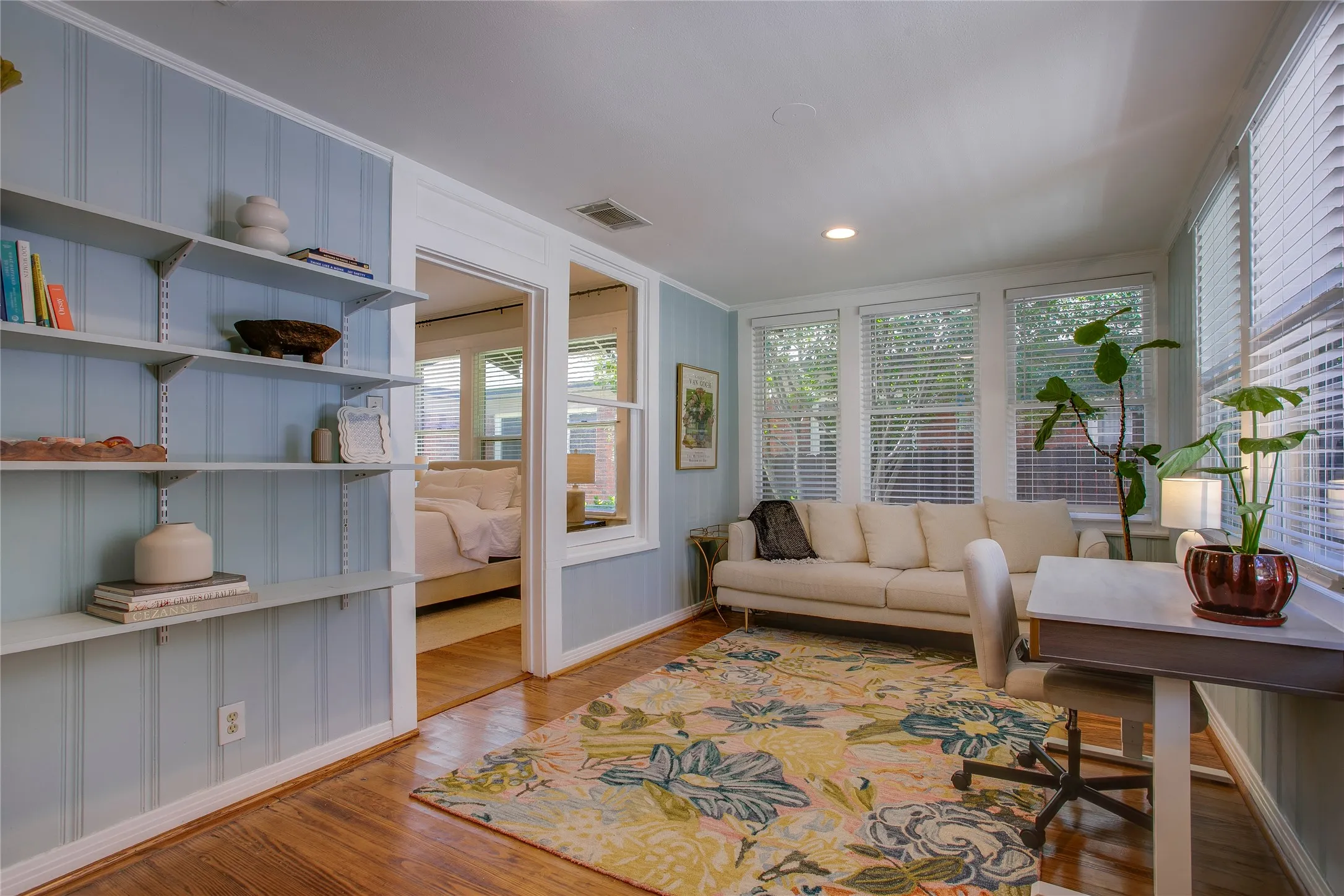 Single Family Residence For Sale in Dallas County , 623 N Montclair Avenue, Dallas, Texas 75208, 3 Bedroom, 2 Bathroom, 1 Garage spaces, 1,811 Sqft, built in 1922, mls#21321701, Real Estate Agent in Dallas, Homes For Sale in Dallas county, Homes For Sale in Dallas, Realtor in Dallas Texas, Real Estate Brokerage Independent Realty Texas, Luminita Cordes Realtor