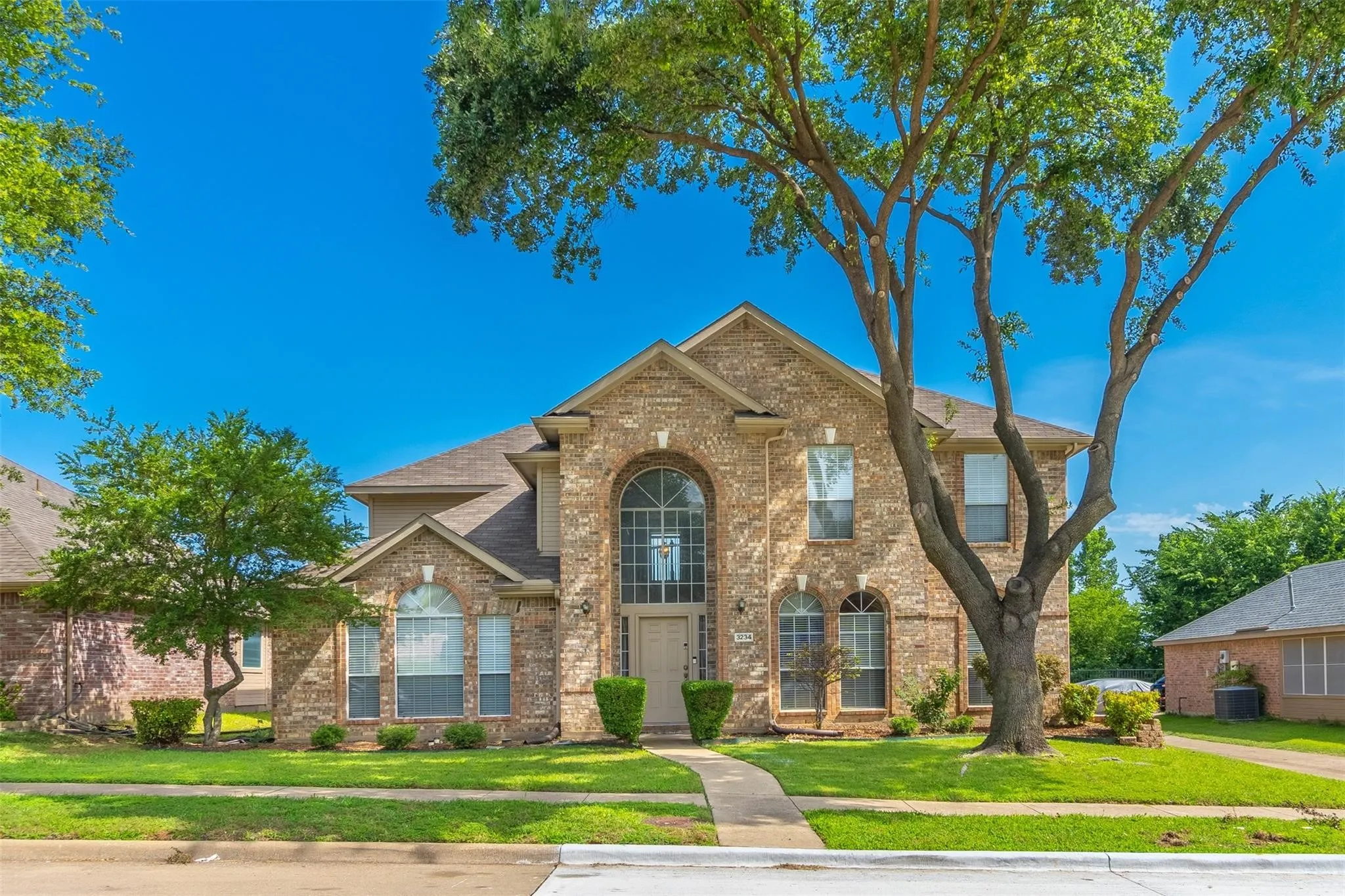 Single Family Residence For Rent in Dallas County , 3234 Creek Meadow Lane, Garland, Texas 75040, 4 Bedroom, 3 Bathroom, 2 Garage spaces, 2,783 Sqft, built in 1997, mls#21322626, Real Estate Agent in Garland, Homes For Rent in Dallas county, Homes For Rent in Garland, Realtor in Garland Texas, Real Estate Brokerage Independent Realty Texas, Luminita Cordes Realtor