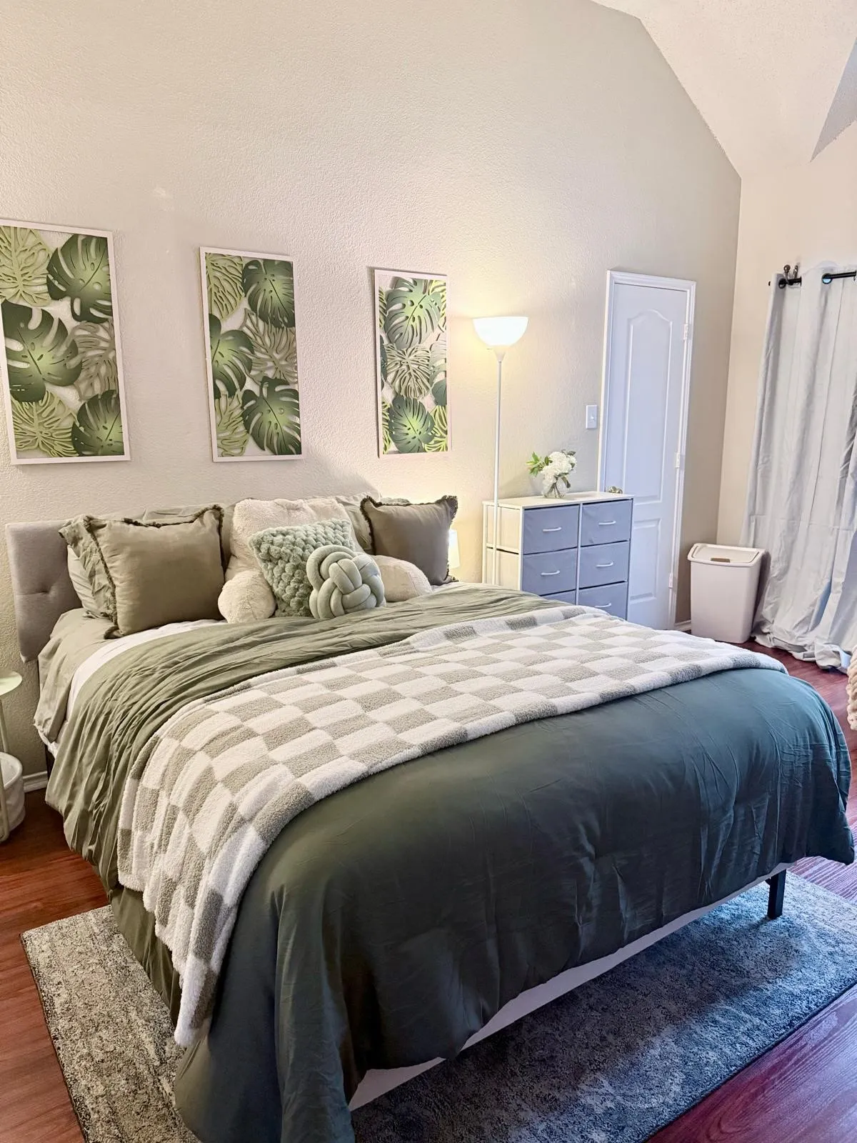 Single Family Residence For Rent in Dallas County , 3234 Creek Meadow Lane, Garland, Texas 75040, 4 Bedroom, 3 Bathroom, 2 Garage spaces, 2,783 Sqft, built in 1997, mls#21322626, Real Estate Agent in Garland, Homes For Rent in Dallas county, Homes For Rent in Garland, Realtor in Garland Texas, Real Estate Brokerage Independent Realty Texas, Luminita Cordes Realtor