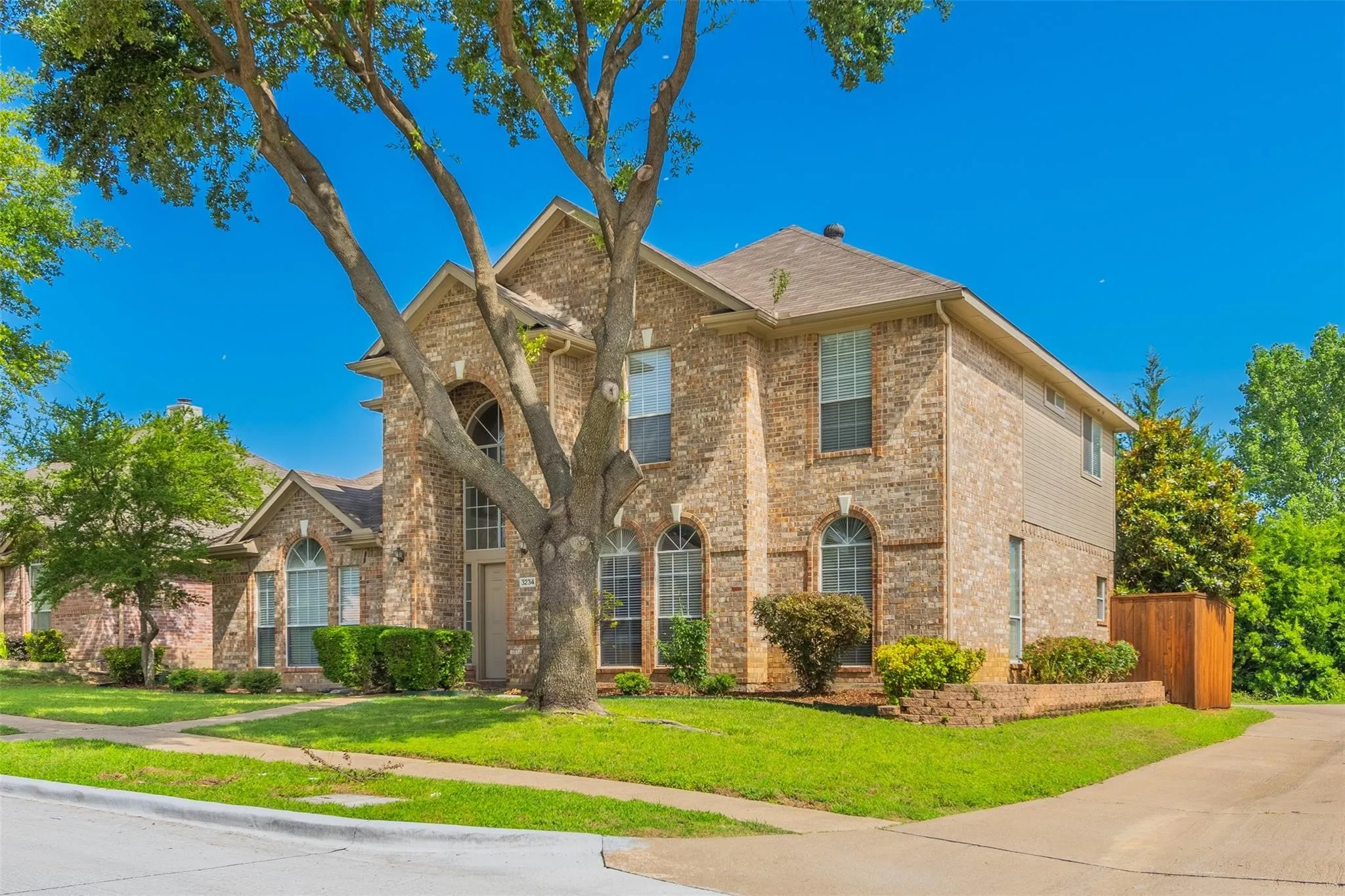 Single Family Residence For Rent in Dallas County , 3234 Creek Meadow Lane, Garland, Texas 75040, 4 Bedroom, 3 Bathroom, 2 Garage spaces, 2,783 Sqft, built in 1997, mls#21322626, Real Estate Agent in Garland, Homes For Rent in Dallas county, Homes For Rent in Garland, Realtor in Garland Texas, Real Estate Brokerage Independent Realty Texas, Luminita Cordes Realtor
