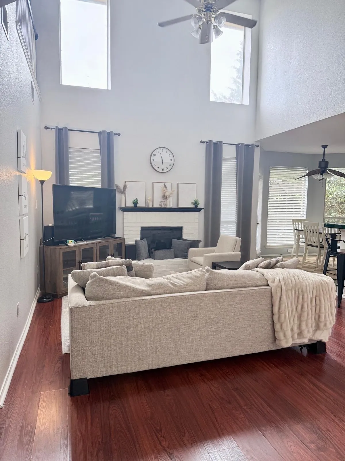Single Family Residence For Rent in Dallas County , 3234 Creek Meadow Lane, Garland, Texas 75040, 4 Bedroom, 3 Bathroom, 2 Garage spaces, 2,783 Sqft, built in 1997, mls#21322626, Real Estate Agent in Garland, Homes For Rent in Dallas county, Homes For Rent in Garland, Realtor in Garland Texas, Real Estate Brokerage Independent Realty Texas, Luminita Cordes Realtor