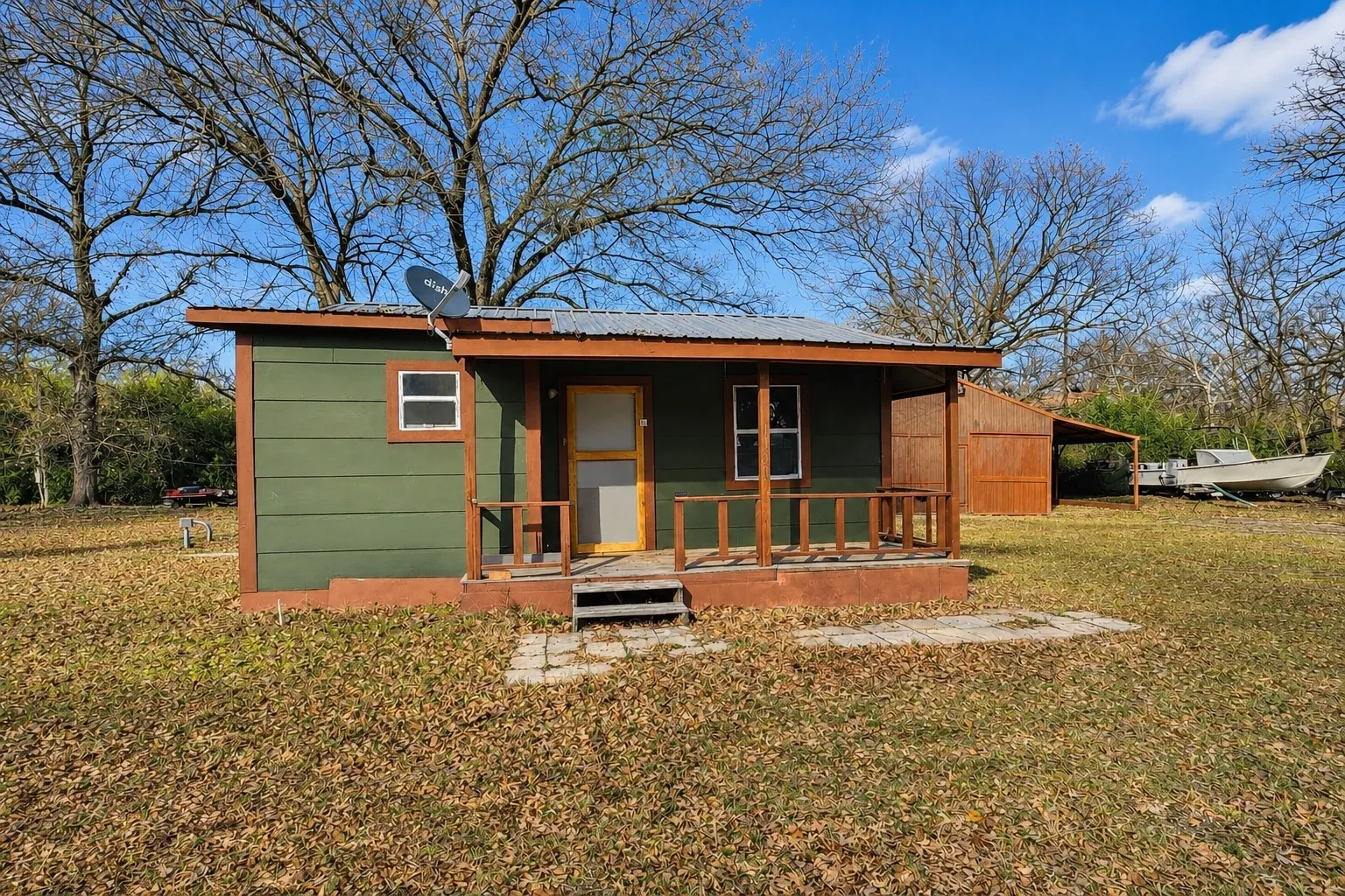 Single Family Residence For Sale in Hunt County , 1980 Apache Road, Quinlan, Texas 75474, 2 Bedrooms, 1 Bathroom, 4 Garage spaces, 624 Sqft, built in 2021, Price $135,000, mls#21322846, Real Estate Agent in Quinlan, Homes For Sale in Hunt county, Homes For Sale in Quinlan, Realtor in Quinlan Texas, Real Estate Brokerage Independent Realty Texas, Luminita Cordes Realtor