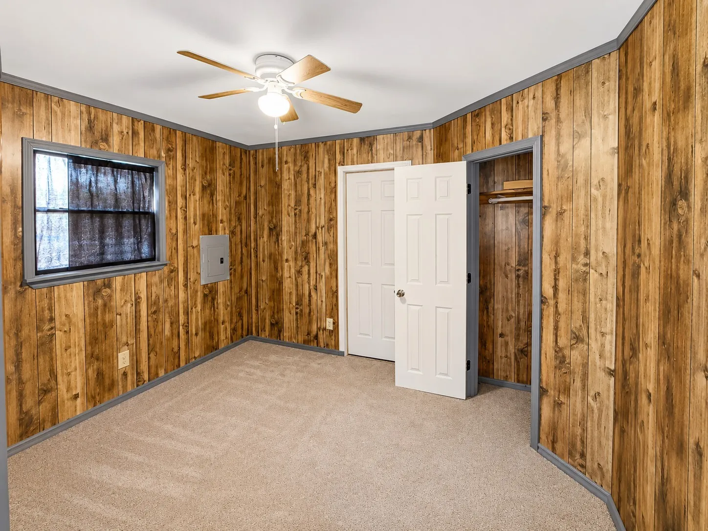 Single Family Residence For Sale in Hunt County , 1980 Apache Road, Quinlan, Texas 75474, 2 Bedrooms, 1 Bathroom, 4 Garage spaces, 624 Sqft, built in 2021, Price $135,000, mls#21322846, Real Estate Agent in Quinlan, Homes For Sale in Hunt county, Homes For Sale in Quinlan, Realtor in Quinlan Texas, Real Estate Brokerage Independent Realty Texas, Luminita Cordes Realtor