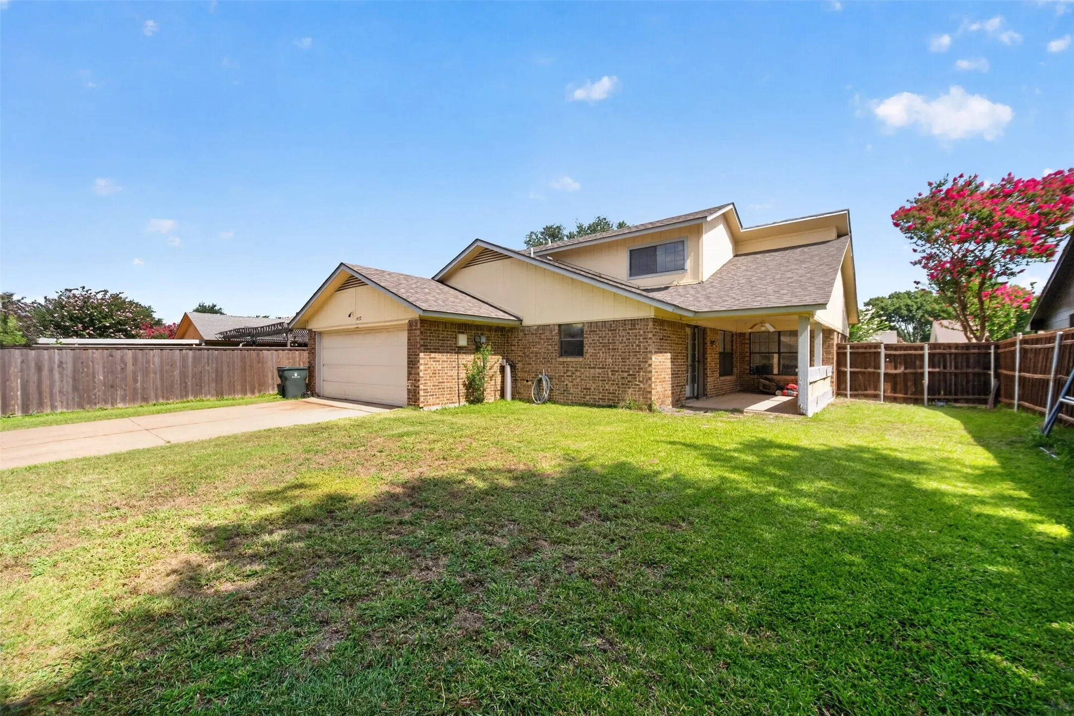 Single Family Residence For Sale in Dallas County , 1722 Leicester Street, Garland, Texas 75044, 4 Bedroom, 3 Bathroom, 2 Garage spaces, 2,189 Sqft, built in 1980, mls#21320264, Real Estate Agent in Garland, Homes For Sale in Dallas county, Homes For Sale in Garland, Realtor in Garland Texas, Real Estate Brokerage Independent Realty Texas, Luminita Cordes Realtor