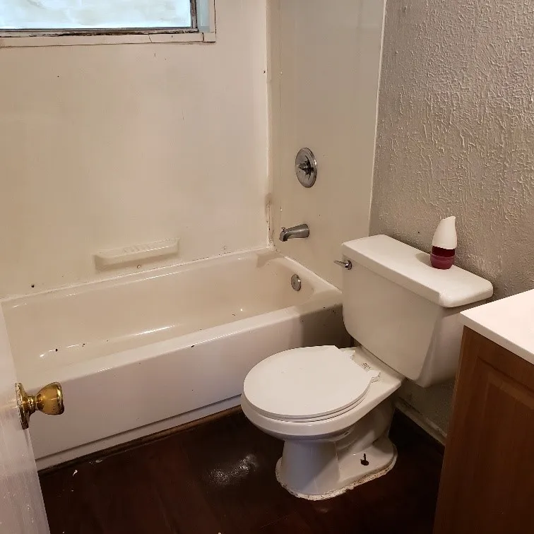 Apartment For Rent in Kaufman County , 400 Oak Drive 2A, Terrell, Texas 75143, 2 Bedrooms, 1 Bathroom, Garage spaces, 910 Sqft, built in 1960, Price $950, mls#21322872, Real Estate Agent in Terrell, Homes For Rent in Kaufman county, Homes For Rent in Terrell, Realtor in Terrell Texas, Real Estate Brokerage Independent Realty Texas, Luminita Cordes Realtor