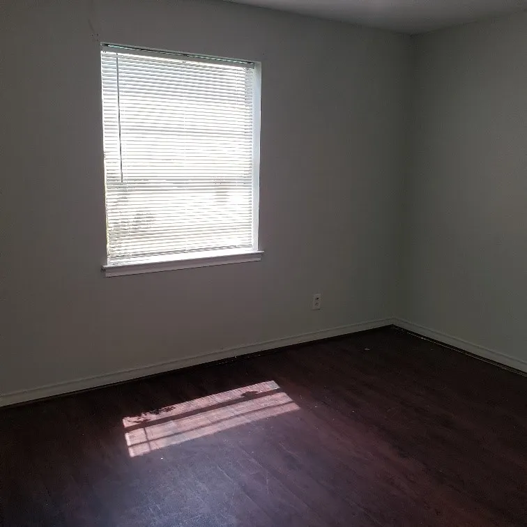 Apartment For Rent in Kaufman County , 400 Oak Drive 2A, Terrell, Texas 75143, 2 Bedrooms, 1 Bathroom, Garage spaces, 910 Sqft, built in 1960, Price $950, mls#21322872, Real Estate Agent in Terrell, Homes For Rent in Kaufman county, Homes For Rent in Terrell, Realtor in Terrell Texas, Real Estate Brokerage Independent Realty Texas, Luminita Cordes Realtor
