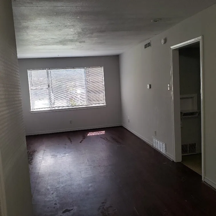 Apartment For Rent in Kaufman County , 400 Oak Drive 2A, Terrell, Texas 75143, 2 Bedrooms, 1 Bathroom, Garage spaces, 910 Sqft, built in 1960, Price $950, mls#21322872, Real Estate Agent in Terrell, Homes For Rent in Kaufman county, Homes For Rent in Terrell, Realtor in Terrell Texas, Real Estate Brokerage Independent Realty Texas, Luminita Cordes Realtor