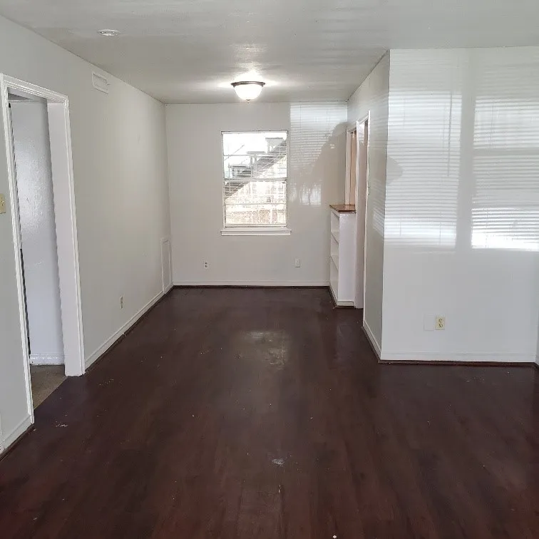 Apartment For Rent in Kaufman County , 400 Oak Drive 2A, Terrell, Texas 75143, 2 Bedrooms, 1 Bathroom, Garage spaces, 910 Sqft, built in 1960, Price $950, mls#21322872, Real Estate Agent in Terrell, Homes For Rent in Kaufman county, Homes For Rent in Terrell, Realtor in Terrell Texas, Real Estate Brokerage Independent Realty Texas, Luminita Cordes Realtor