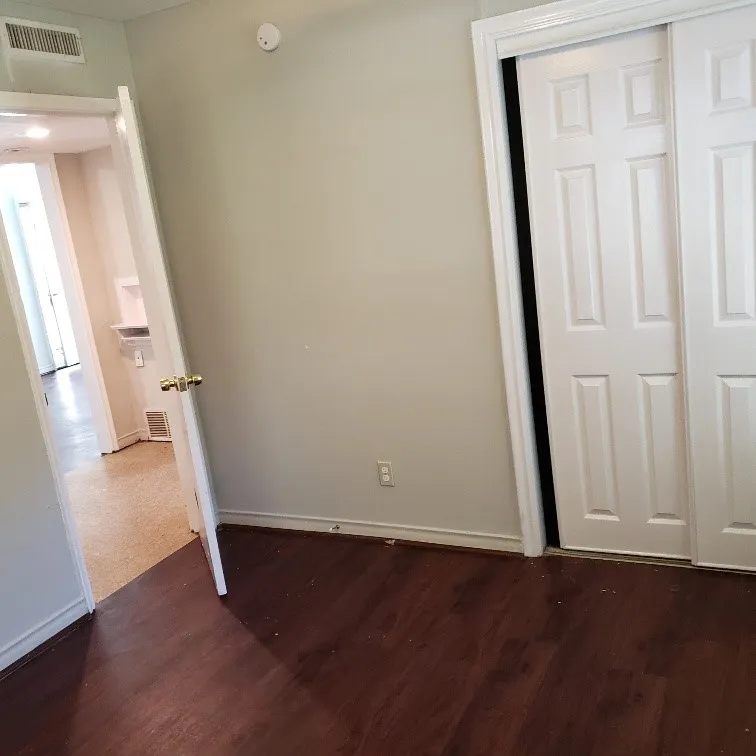 Apartment For Rent in Kaufman County , 400 Oak Drive 2A, Terrell, Texas 75143, 2 Bedrooms, 1 Bathroom, Garage spaces, 910 Sqft, built in 1960, Price $950, mls#21322872, Real Estate Agent in Terrell, Homes For Rent in Kaufman county, Homes For Rent in Terrell, Realtor in Terrell Texas, Real Estate Brokerage Independent Realty Texas, Luminita Cordes Realtor