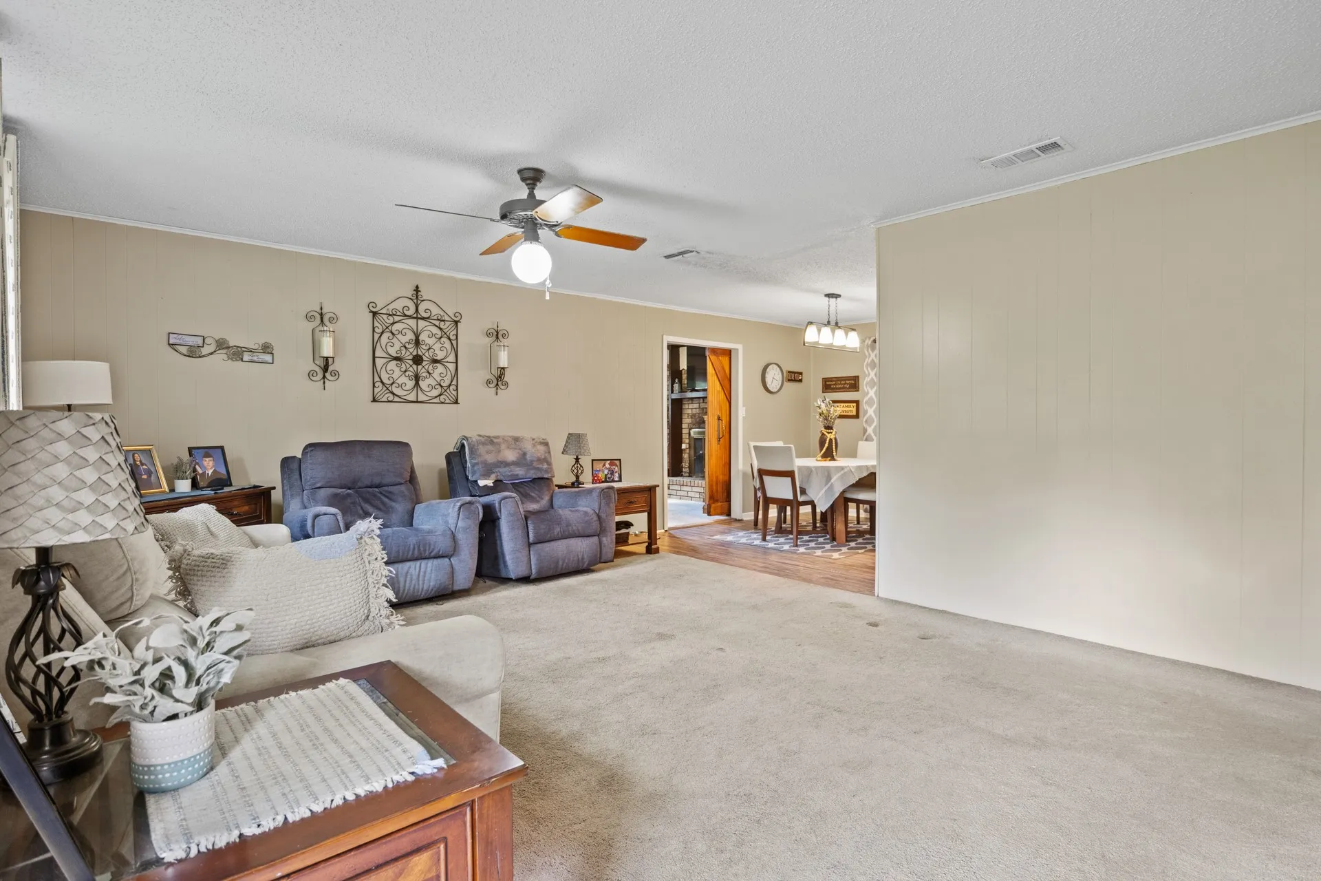 Single Family Residence For Sale in Morris County , 112 Priscilla Lane, Lone Star, Texas 75668, 4 Bedroom, 2 Bathroom, Garage spaces, 1,700 Sqft, built in 1965, mls#21322536, Real Estate Agent in Lone Star, Homes For Sale in Morris county, Homes For Sale in Lone Star, Realtor in Lone Star Texas, Real Estate Brokerage Independent Realty Texas, Luminita Cordes Realtor