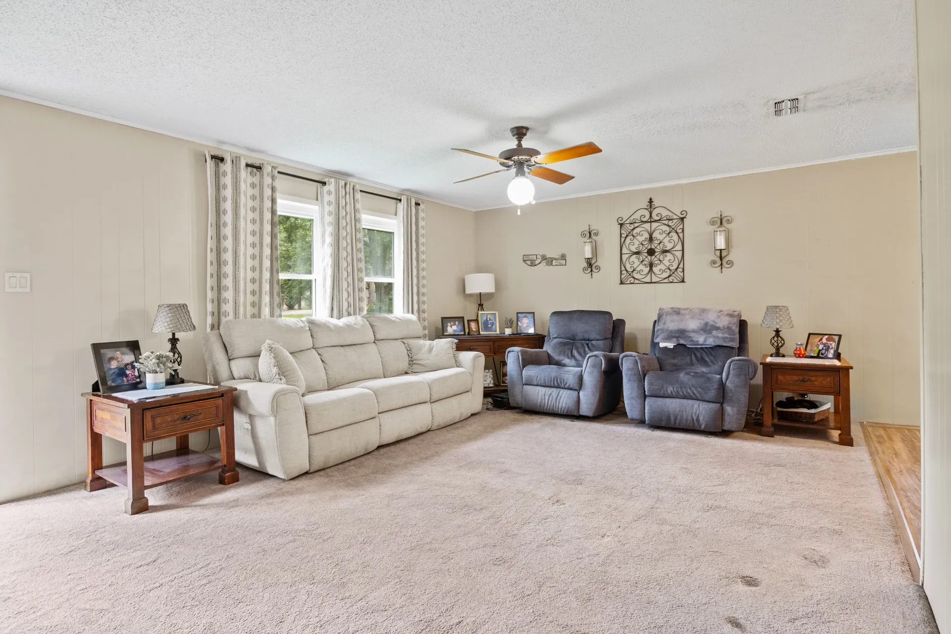 Single Family Residence For Sale in Morris County , 112 Priscilla Lane, Lone Star, Texas 75668, 4 Bedroom, 2 Bathroom, Garage spaces, 1,700 Sqft, built in 1965, mls#21322536, Real Estate Agent in Lone Star, Homes For Sale in Morris county, Homes For Sale in Lone Star, Realtor in Lone Star Texas, Real Estate Brokerage Independent Realty Texas, Luminita Cordes Realtor