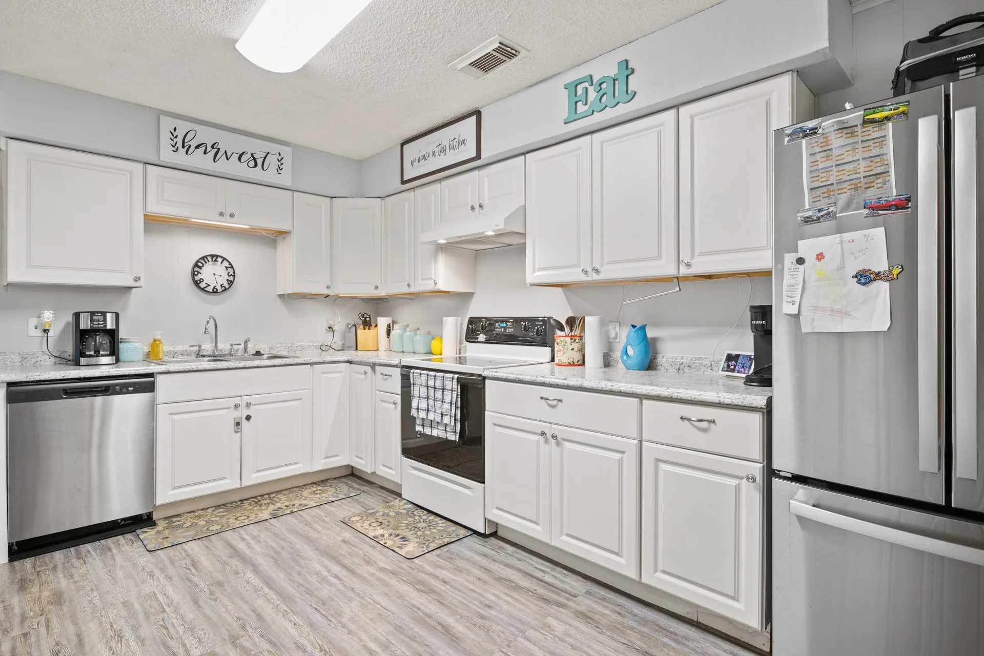 Single Family Residence For Sale in Morris County , 112 Priscilla Lane, Lone Star, Texas 75668, 4 Bedroom, 2 Bathroom, Garage spaces, 1,700 Sqft, built in 1965, mls#21322536, Real Estate Agent in Lone Star, Homes For Sale in Morris county, Homes For Sale in Lone Star, Realtor in Lone Star Texas, Real Estate Brokerage Independent Realty Texas, Luminita Cordes Realtor