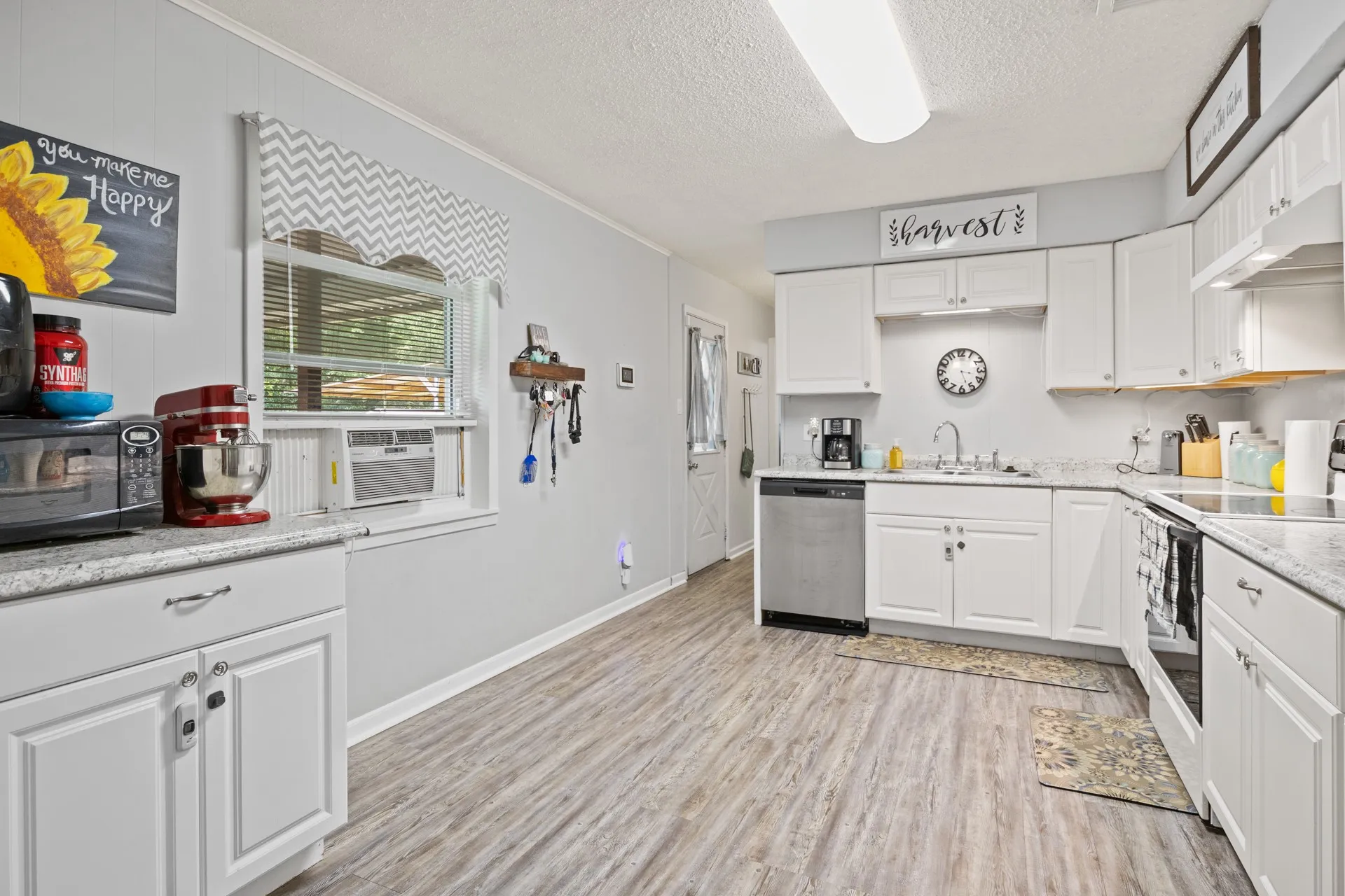 Single Family Residence For Sale in Morris County , 112 Priscilla Lane, Lone Star, Texas 75668, 4 Bedroom, 2 Bathroom, Garage spaces, 1,700 Sqft, built in 1965, mls#21322536, Real Estate Agent in Lone Star, Homes For Sale in Morris county, Homes For Sale in Lone Star, Realtor in Lone Star Texas, Real Estate Brokerage Independent Realty Texas, Luminita Cordes Realtor