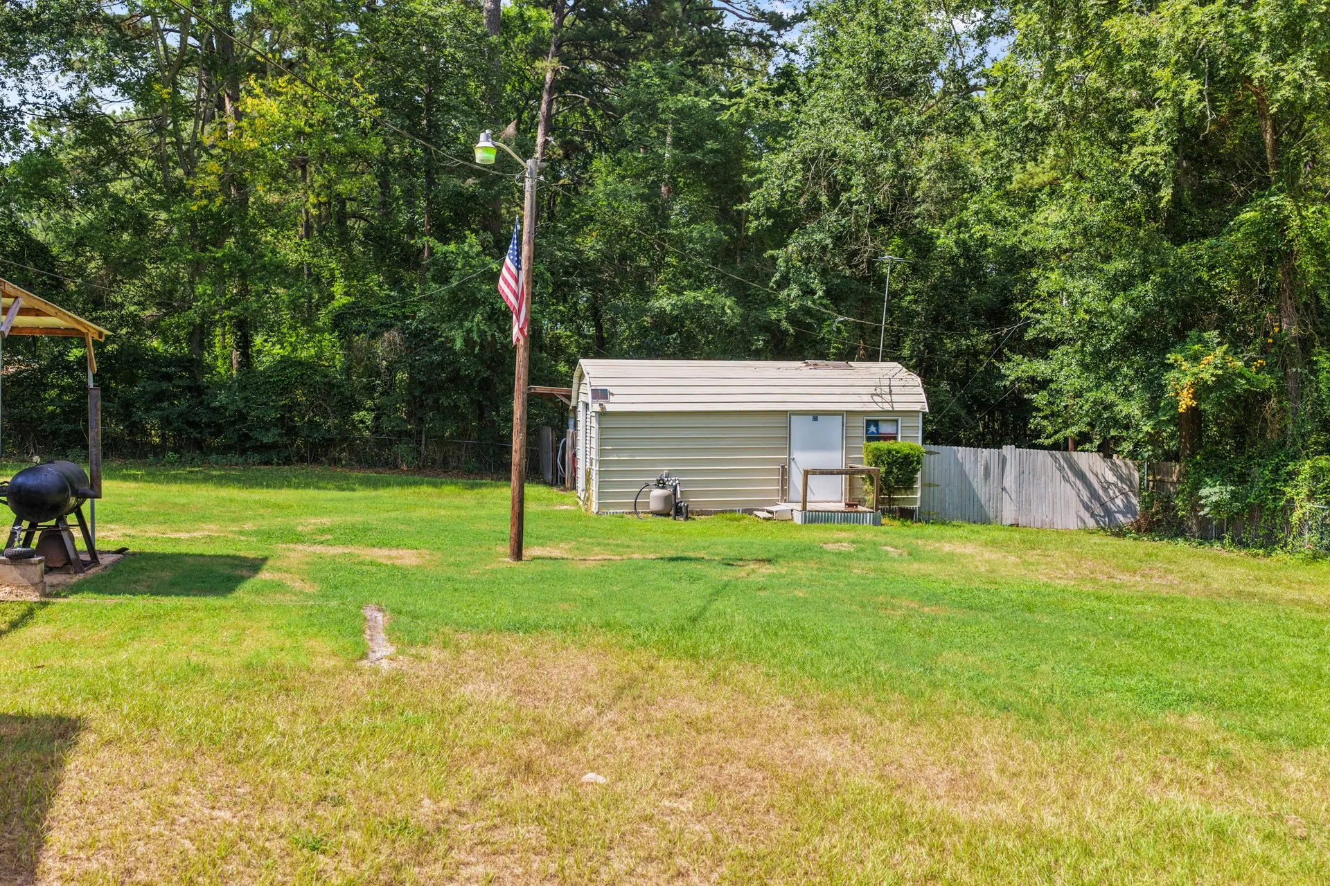 Single Family Residence For Sale in Morris County , 112 Priscilla Lane, Lone Star, Texas 75668, 4 Bedroom, 2 Bathroom, Garage spaces, 1,700 Sqft, built in 1965, mls#21322536, Real Estate Agent in Lone Star, Homes For Sale in Morris county, Homes For Sale in Lone Star, Realtor in Lone Star Texas, Real Estate Brokerage Independent Realty Texas, Luminita Cordes Realtor