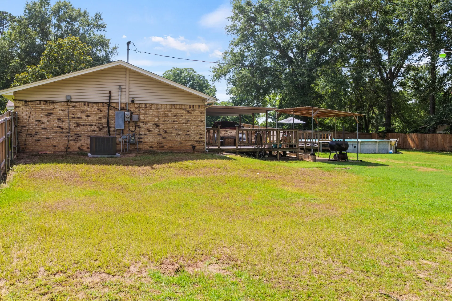 Single Family Residence For Sale in Morris County , 112 Priscilla Lane, Lone Star, Texas 75668, 4 Bedroom, 2 Bathroom, Garage spaces, 1,700 Sqft, built in 1965, mls#21322536, Real Estate Agent in Lone Star, Homes For Sale in Morris county, Homes For Sale in Lone Star, Realtor in Lone Star Texas, Real Estate Brokerage Independent Realty Texas, Luminita Cordes Realtor