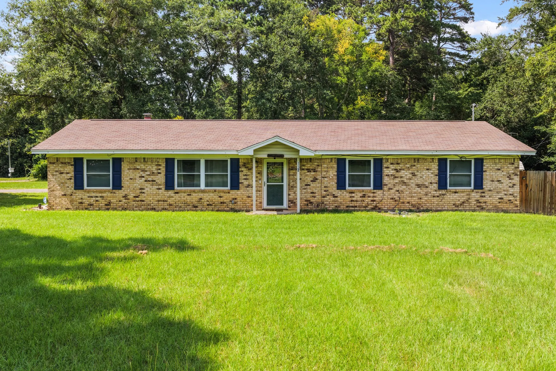 Single Family Residence For Sale in Morris County , 112 Priscilla Lane, Lone Star, Texas 75668, 4 Bedroom, 2 Bathroom, Garage spaces, 1,700 Sqft, built in 1965, mls#21322536, Real Estate Agent in Lone Star, Homes For Sale in Morris county, Homes For Sale in Lone Star, Realtor in Lone Star Texas, Real Estate Brokerage Independent Realty Texas, Luminita Cordes Realtor