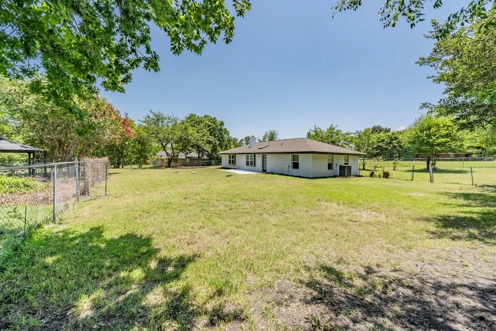 Single Family Residence For Sale in Dallas County , 114 Wagon Wheel Lane, Wylie, Texas 75098, 3 Bedroom, 2 Bathroom, 1 Garage spaces, 1,498 Sqft, built in 1979, mls#21322539, Real Estate Agent in Wylie, Homes For Sale in Dallas county, Homes For Sale in Wylie, Realtor in Wylie Texas, Real Estate Brokerage Independent Realty Texas, Luminita Cordes Realtor