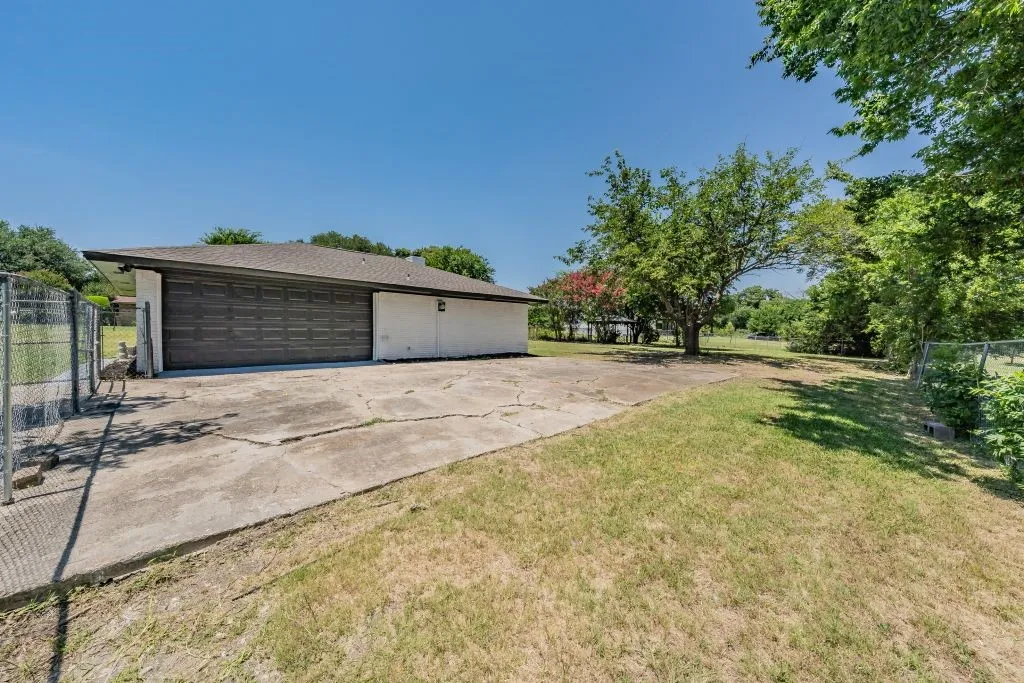 Single Family Residence For Sale in Dallas County , 114 Wagon Wheel Lane, Wylie, Texas 75098, 3 Bedroom, 2 Bathroom, 1 Garage spaces, 1,498 Sqft, built in 1979, mls#21322539, Real Estate Agent in Wylie, Homes For Sale in Dallas county, Homes For Sale in Wylie, Realtor in Wylie Texas, Real Estate Brokerage Independent Realty Texas, Luminita Cordes Realtor