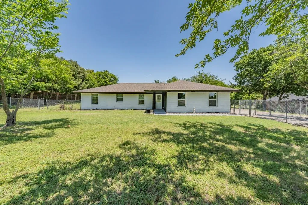 Single Family Residence For Sale in Dallas County , 114 Wagon Wheel Lane, Wylie, Texas 75098, 3 Bedroom, 2 Bathroom, 1 Garage spaces, 1,498 Sqft, built in 1979, mls#21322539, Real Estate Agent in Wylie, Homes For Sale in Dallas county, Homes For Sale in Wylie, Realtor in Wylie Texas, Real Estate Brokerage Independent Realty Texas, Luminita Cordes Realtor