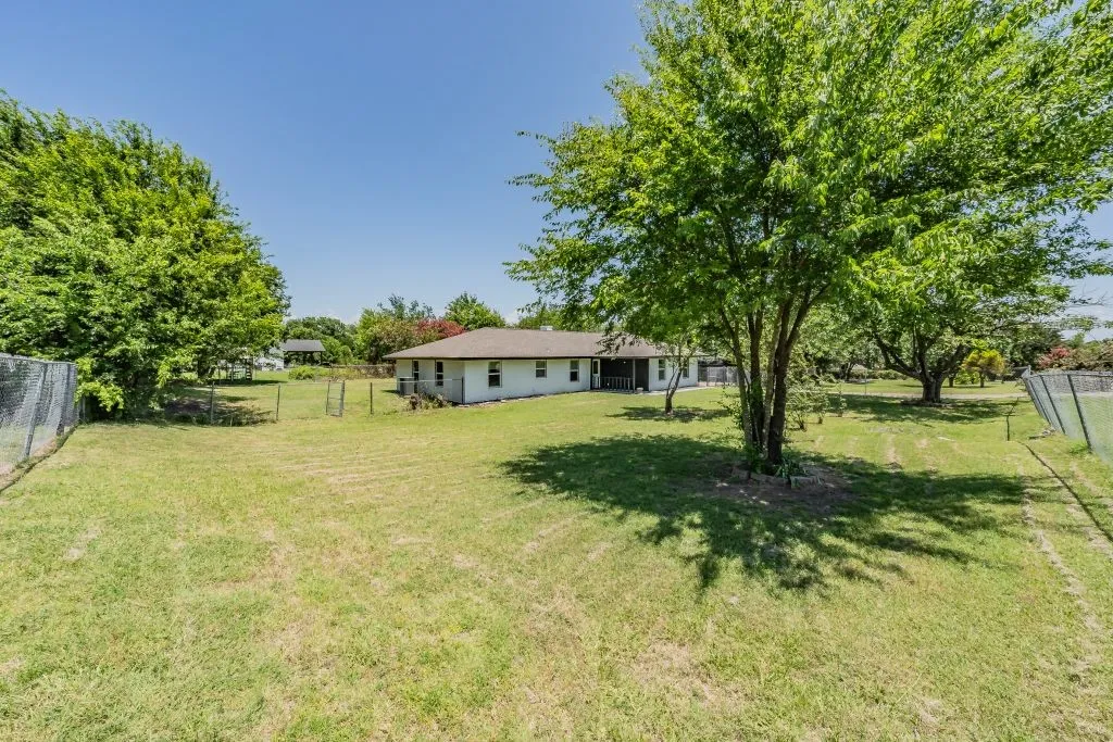 Single Family Residence For Sale in Dallas County , 114 Wagon Wheel Lane, Wylie, Texas 75098, 3 Bedroom, 2 Bathroom, 1 Garage spaces, 1,498 Sqft, built in 1979, mls#21322539, Real Estate Agent in Wylie, Homes For Sale in Dallas county, Homes For Sale in Wylie, Realtor in Wylie Texas, Real Estate Brokerage Independent Realty Texas, Luminita Cordes Realtor
