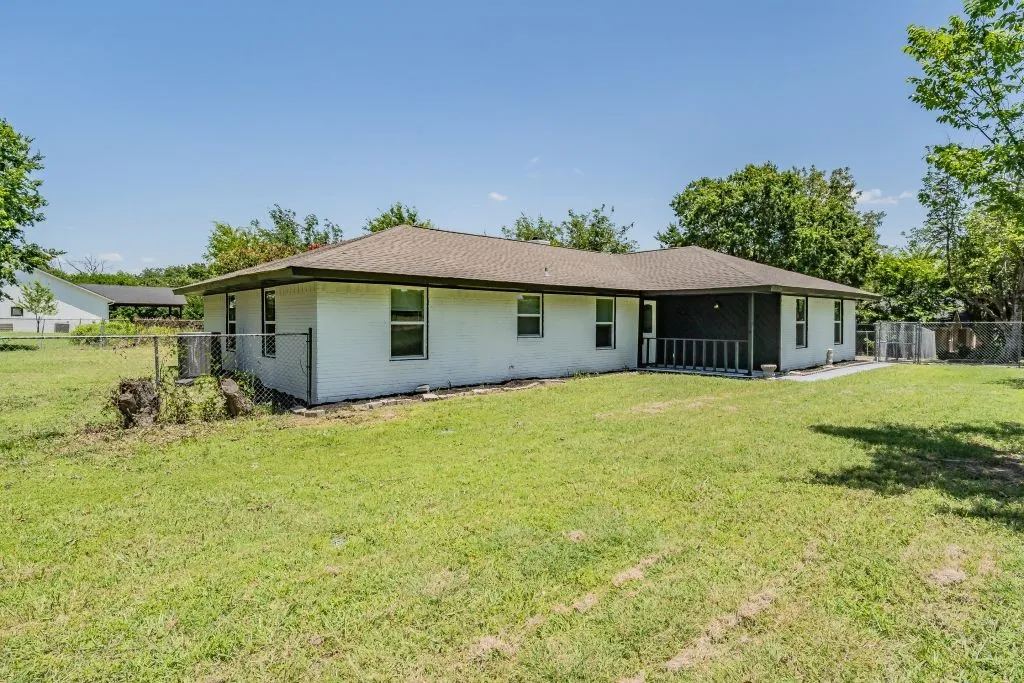 Single Family Residence For Sale in Dallas County , 114 Wagon Wheel Lane, Wylie, Texas 75098, 3 Bedroom, 2 Bathroom, 1 Garage spaces, 1,498 Sqft, built in 1979, mls#21322539, Real Estate Agent in Wylie, Homes For Sale in Dallas county, Homes For Sale in Wylie, Realtor in Wylie Texas, Real Estate Brokerage Independent Realty Texas, Luminita Cordes Realtor