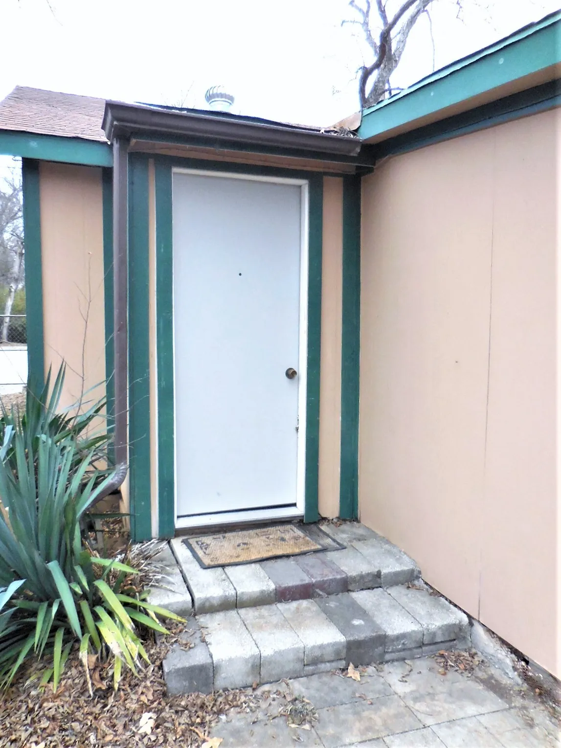 Duplex For Rent in Denton County , 1311.5 Margie Street, Denton, Texas 76201, 1 Bedroom, 1 Bathroom, Garage spaces, 250 Sqft, built in 1969, mls#21322695, Real Estate Agent in Denton, Homes For Rent in Denton county, Homes For Rent in Denton, Realtor in Denton Texas, Real Estate Brokerage Independent Realty Texas, Luminita Cordes Realtor