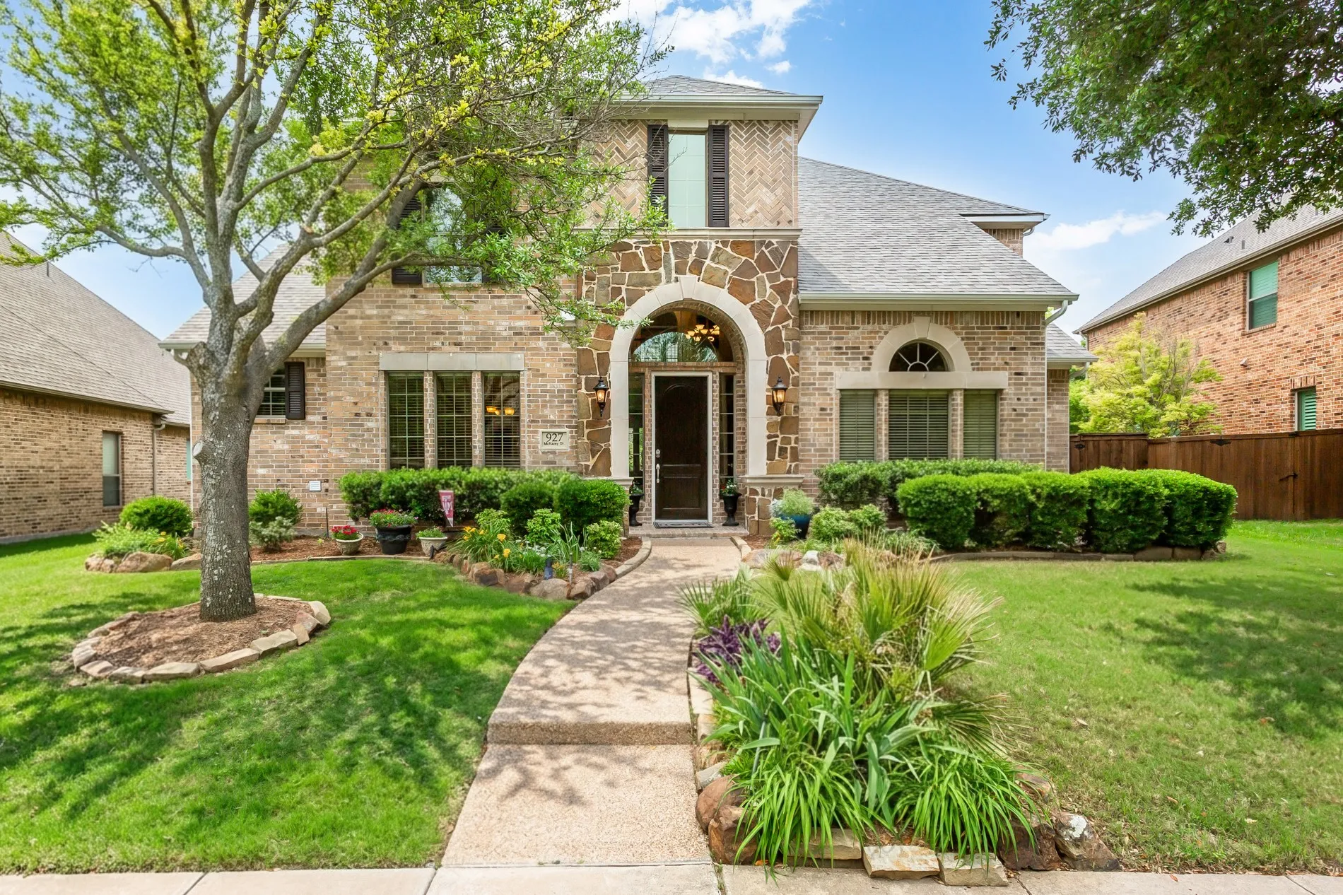 Single Family Residence For Sale in Collin County , 927 Mckamy Drive, Allen, Texas 75013, 5 Bedroom, 4 Bathroom, 3 Garage spaces, 4,333 Sqft, built in 2007, mls#21322790, Real Estate Agent in Allen, Homes For Sale in Collin county, Homes For Sale in Allen, Realtor in Allen Texas, Real Estate Brokerage Independent Realty Texas, Luminita Cordes Realtor