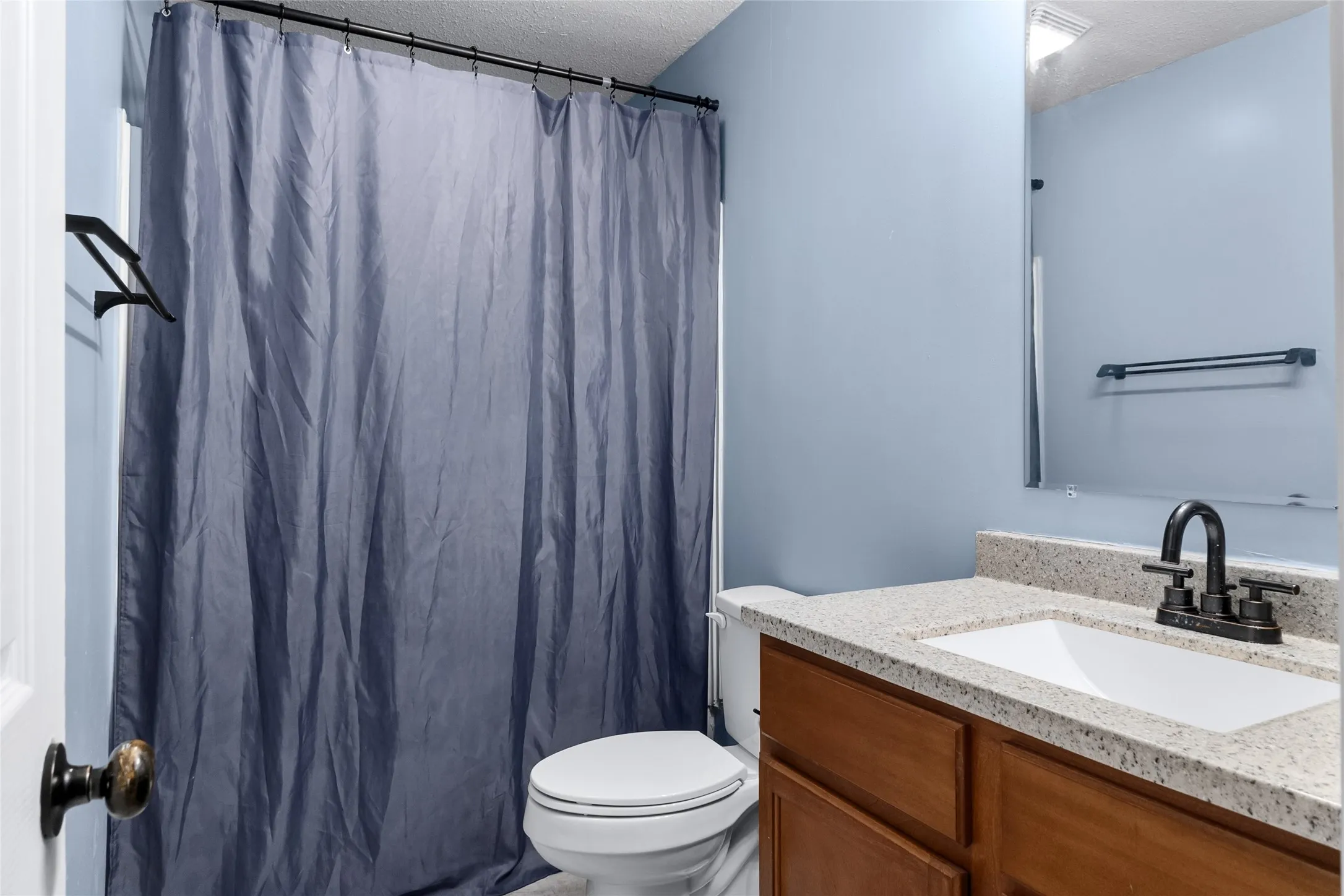 Single Family Residence For Sale in Dallas County , 4129 Salem Drive, Garland, Texas 75043, 6 Bedroom, 4 Bathroom, 2 Garage spaces, 2,566 Sqft, built in 1972, mls#21321226, Real Estate Agent in Garland, Homes For Sale in Dallas county, Homes For Sale in Garland, Realtor in Garland Texas, Real Estate Brokerage Independent Realty Texas, Luminita Cordes Realtor