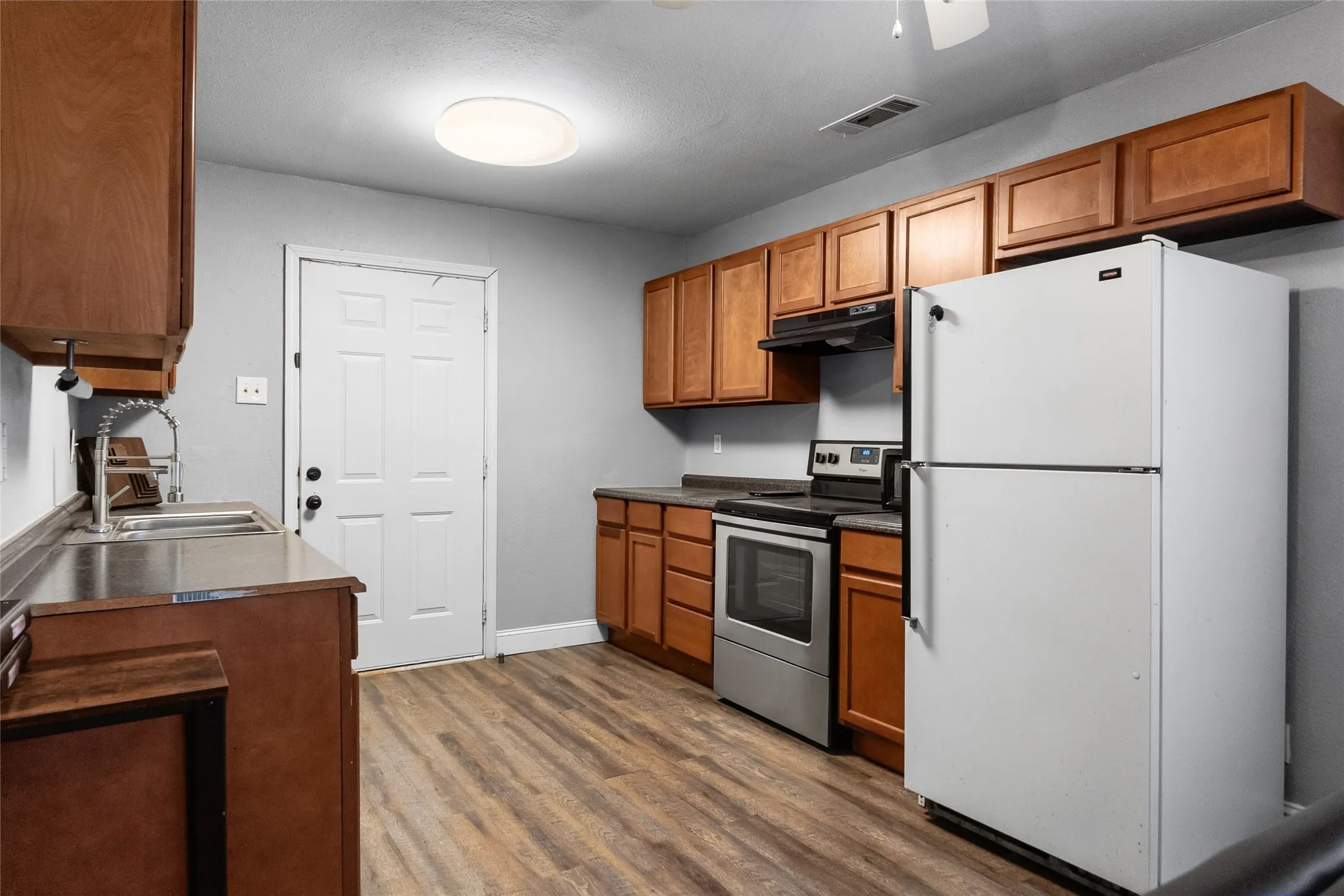 Guest quarters Kitchen