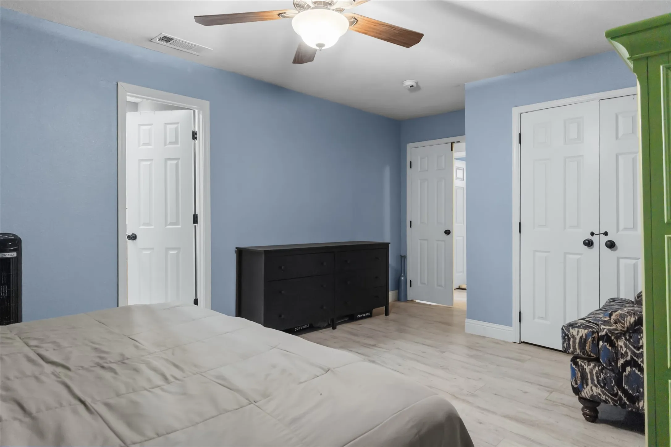 Single Family Residence For Sale in Dallas County , 4129 Salem Drive, Garland, Texas 75043, 6 Bedroom, 4 Bathroom, 2 Garage spaces, 2,566 Sqft, built in 1972, mls#21321226, Real Estate Agent in Garland, Homes For Sale in Dallas county, Homes For Sale in Garland, Realtor in Garland Texas, Real Estate Brokerage Independent Realty Texas, Luminita Cordes Realtor