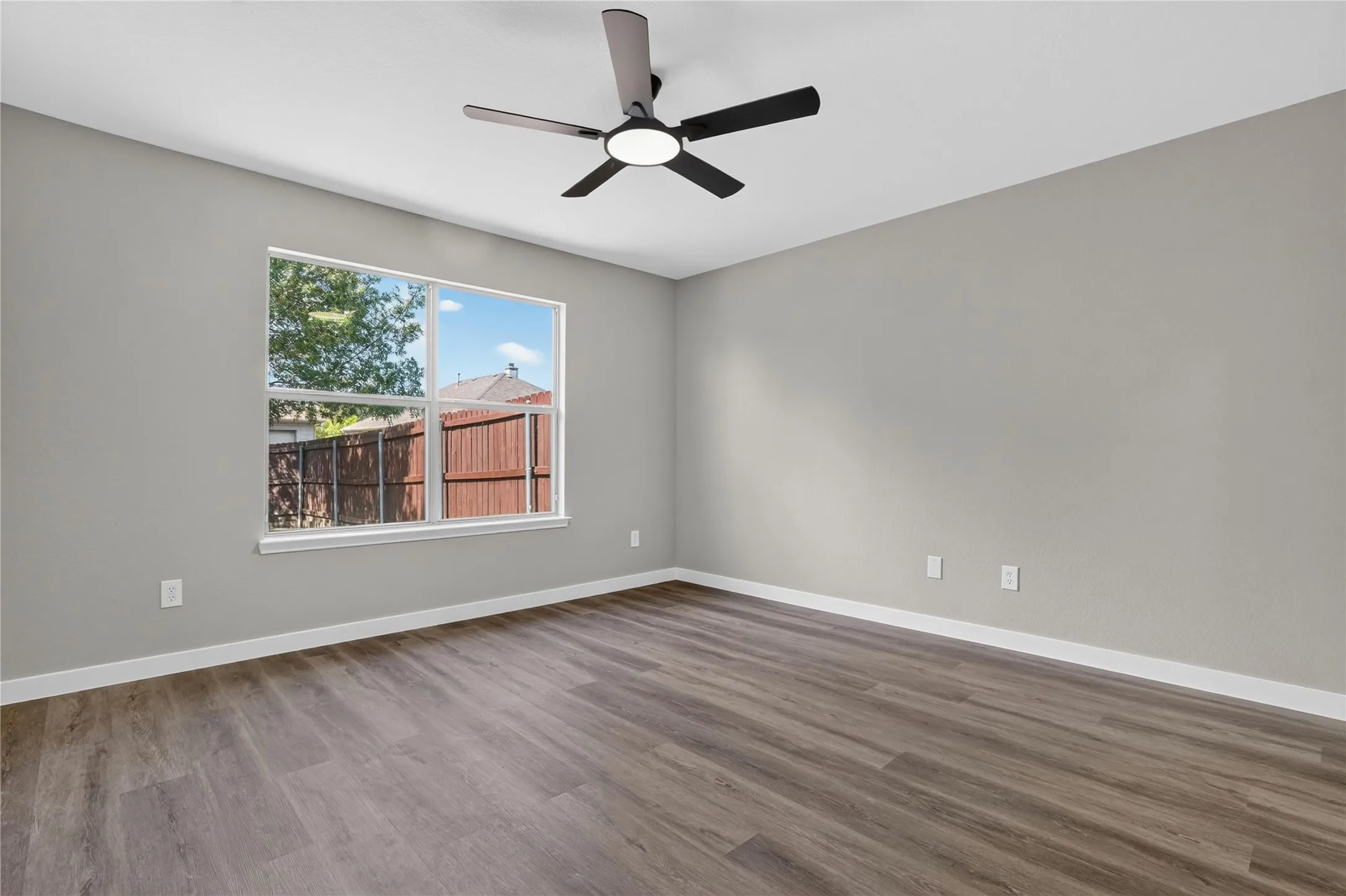 Single Family Residence For Sale in Rockwall County , 508 Ame Lane, Royse City, Texas 75189, 4 Bedroom, 2 Bathroom, 2 Garage spaces, 1,720 Sqft, built in 2006, mls#21322904, Real Estate Agent in Royse City, Homes For Sale in Rockwall county, Homes For Sale in Royse City, Realtor in Royse City Texas, Real Estate Brokerage Independent Realty Texas, Luminita Cordes Realtor