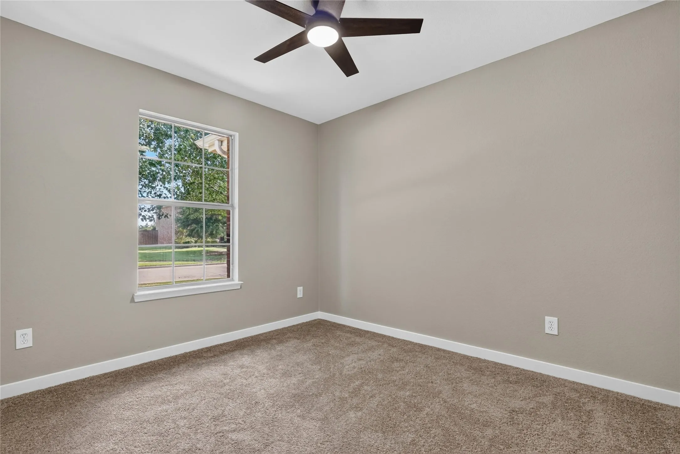 Single Family Residence For Sale in Rockwall County , 508 Ame Lane, Royse City, Texas 75189, 4 Bedroom, 2 Bathroom, 2 Garage spaces, 1,720 Sqft, built in 2006, mls#21322904, Real Estate Agent in Royse City, Homes For Sale in Rockwall county, Homes For Sale in Royse City, Realtor in Royse City Texas, Real Estate Brokerage Independent Realty Texas, Luminita Cordes Realtor
