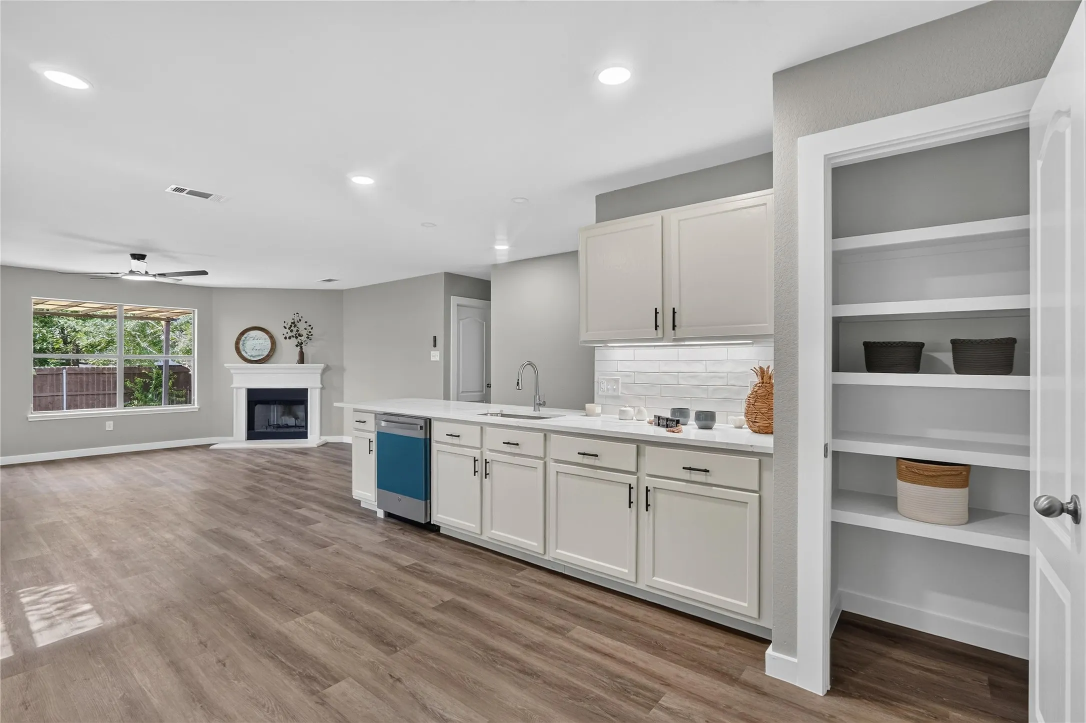Single Family Residence For Sale in Rockwall County , 508 Ame Lane, Royse City, Texas 75189, 4 Bedroom, 2 Bathroom, 2 Garage spaces, 1,720 Sqft, built in 2006, mls#21322904, Real Estate Agent in Royse City, Homes For Sale in Rockwall county, Homes For Sale in Royse City, Realtor in Royse City Texas, Real Estate Brokerage Independent Realty Texas, Luminita Cordes Realtor